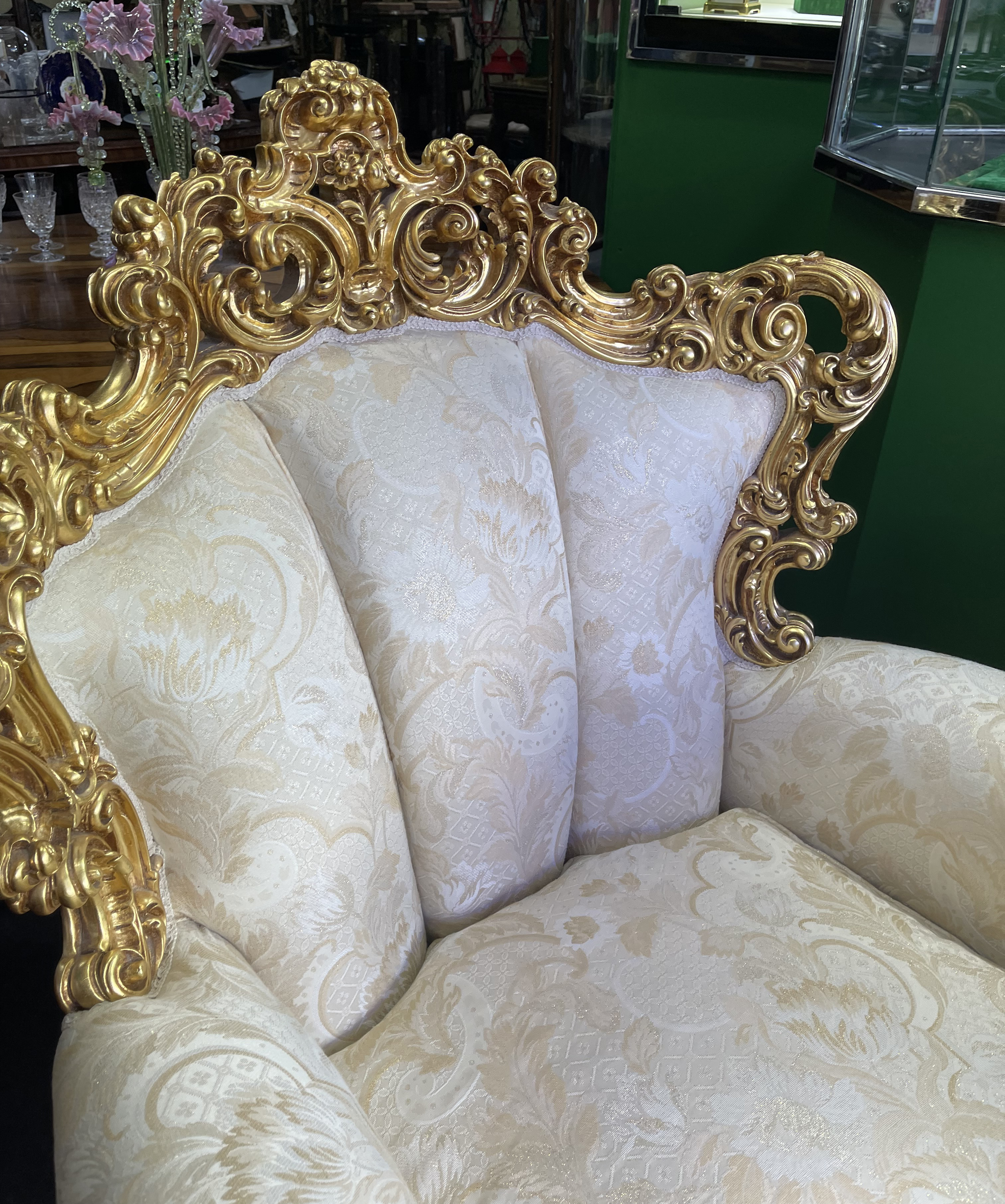 Fine Ornate Italian Silk Three Piece Giltwood Suite - Image 14 of 20