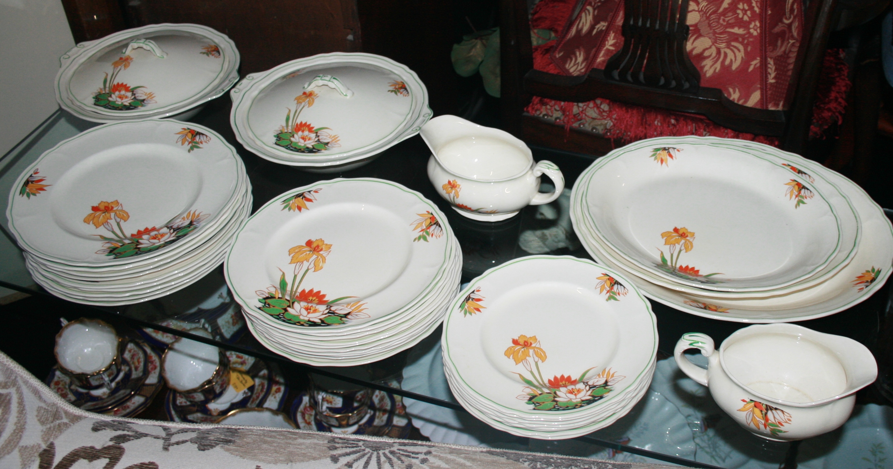 Grindley 1940's England Creampetal 36 Piece Dinner Service - Image 2 of 2