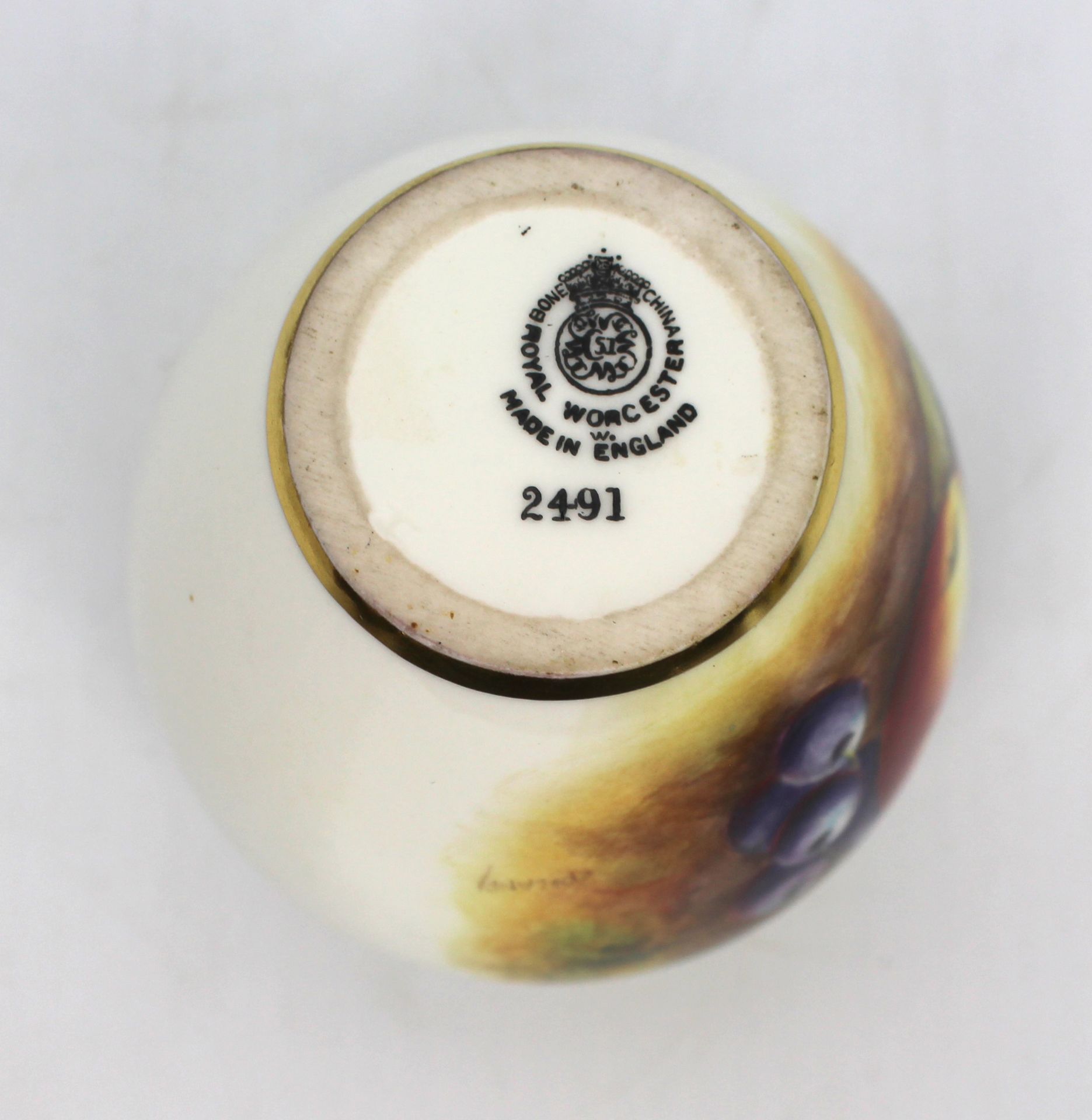 Mid 20th c. Royal Worcester Hand Painted Fruit Vase - Image 6 of 6