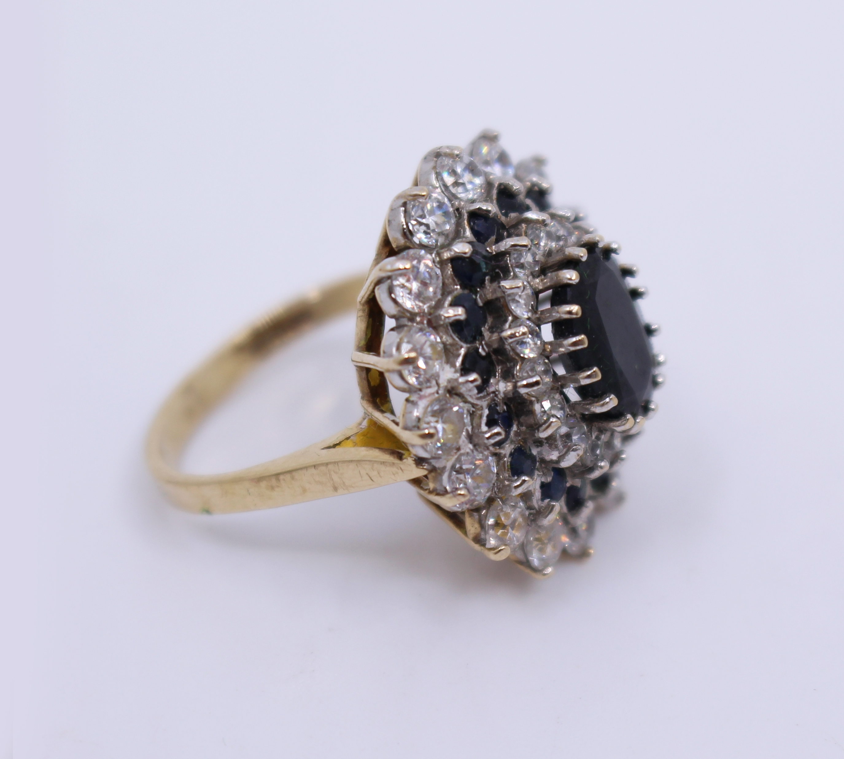 Decorative Sapphire & Diamond Style 9ct Gold Ring - Image 3 of 4