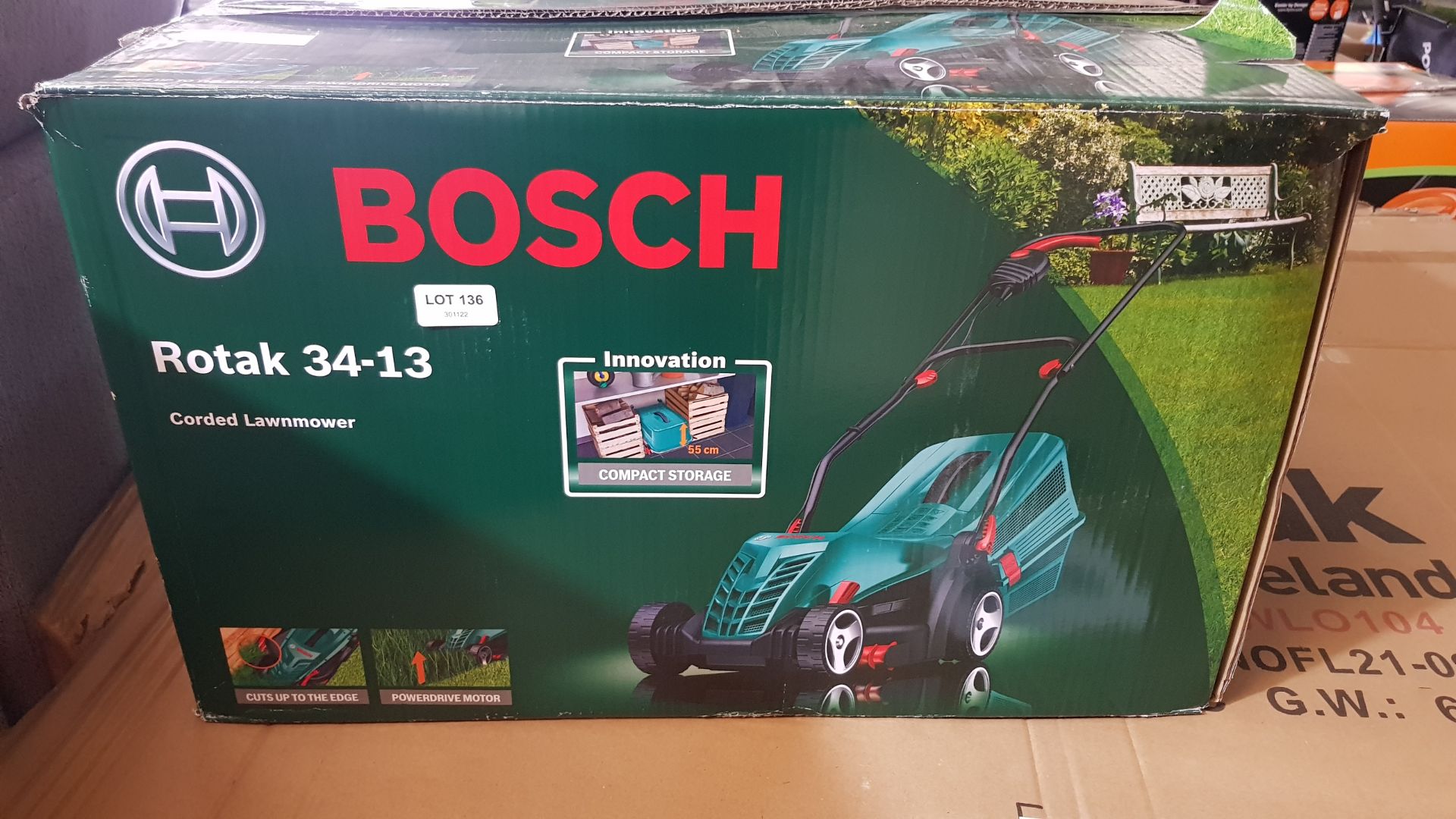 (136/Mez/P) RRP £129. Bosch Rotak 34-13 Corded Lawn Mower. - Image 2 of 2