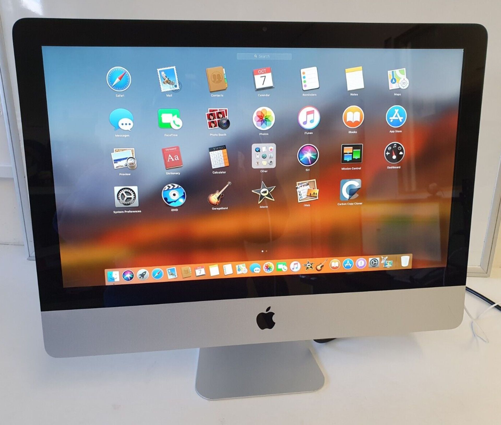 Apple iMac 21.5” OS X High Sierra Intel Core i5 8GB Memory 500GB HD Radeon WiFi Bluetooth Office - Image 2 of 4