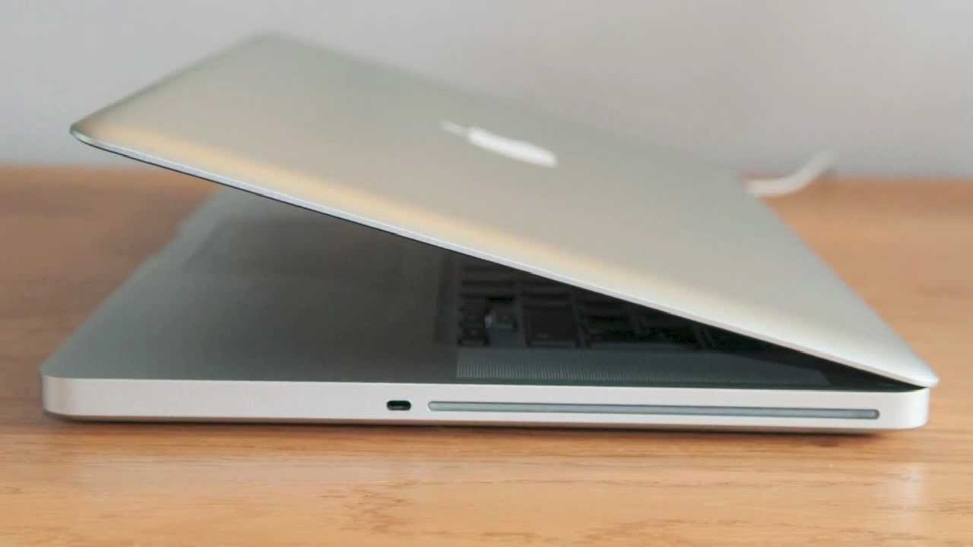 Apple MacBook Pro 15” High Sierra Core i7-3615QM 16GB DDR3 256GB SSD Webcam Office - Image 2 of 3