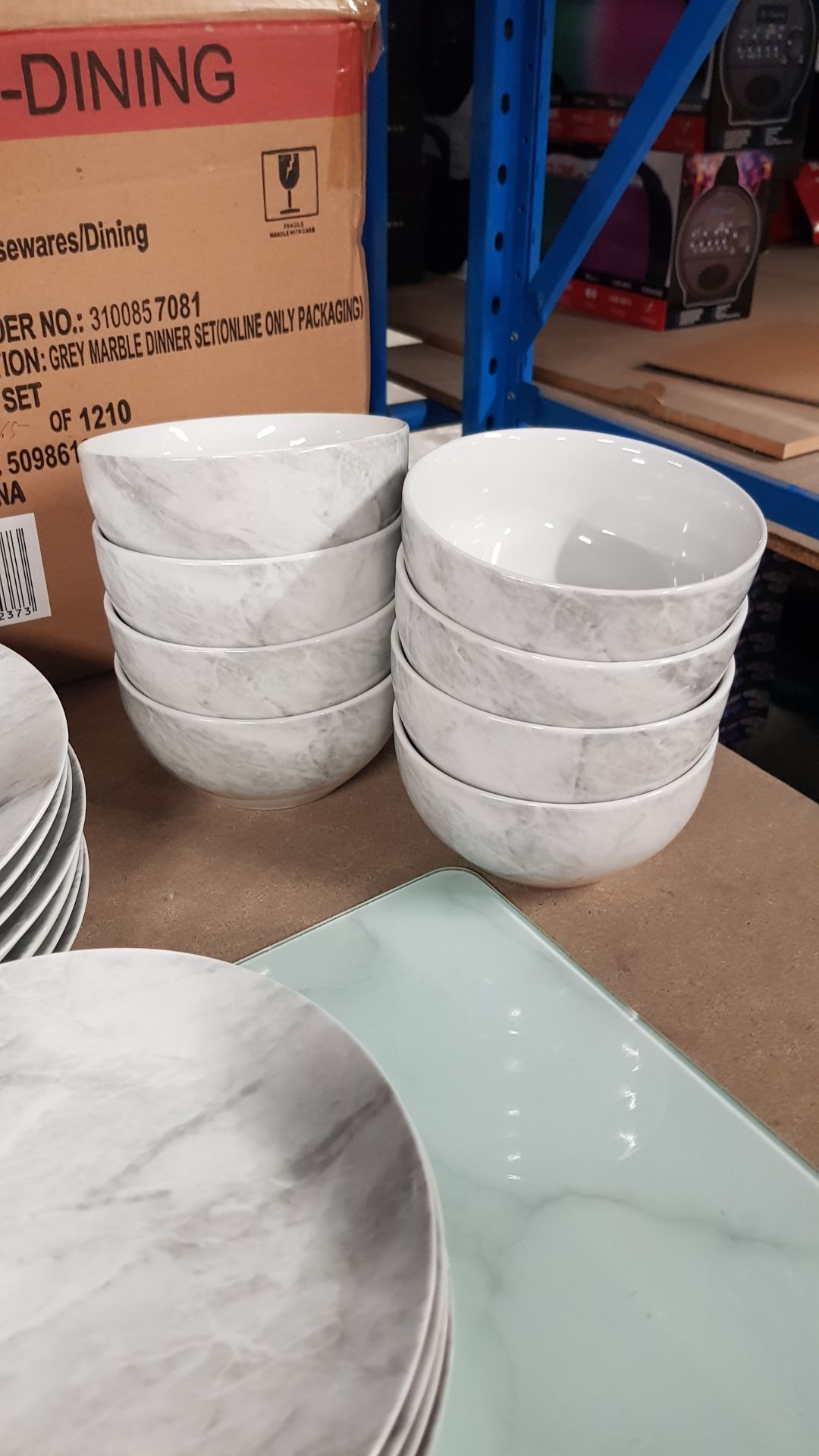 Description: (104/5B) Lot RRP £70 2x Items 1x Stoneware Essentials White 12 Piece Dinner Set RRP £20 - Image 11 of 18