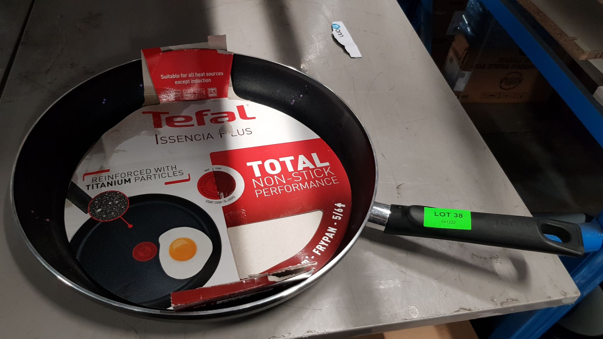 Description: (38/6N) Lot RRP £135 7x Mixed Tefal Frying Pans 1x 32cm Black RRP £38 1x 24cm Black RRP - Image 6 of 15