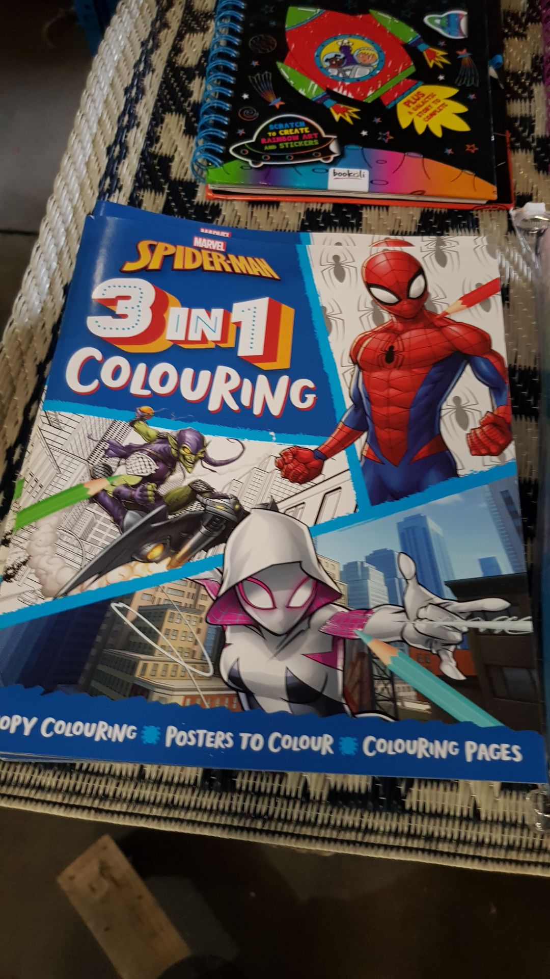 Description: (70/1E) Lot RRP £100 79 17x Marvel Spiderman 3 In 1 Colouring RRP £3 99 Each 1x - Image 8 of 13