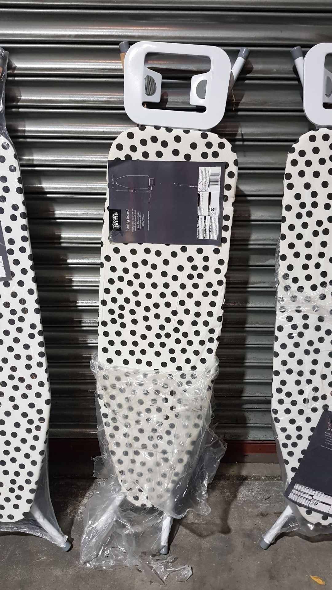 Description: (147/R3) Lot RRP £116 6x Items 4x Black & White Polka Dot Ironing Board RRP £15 Each 2x - Image 5 of 8