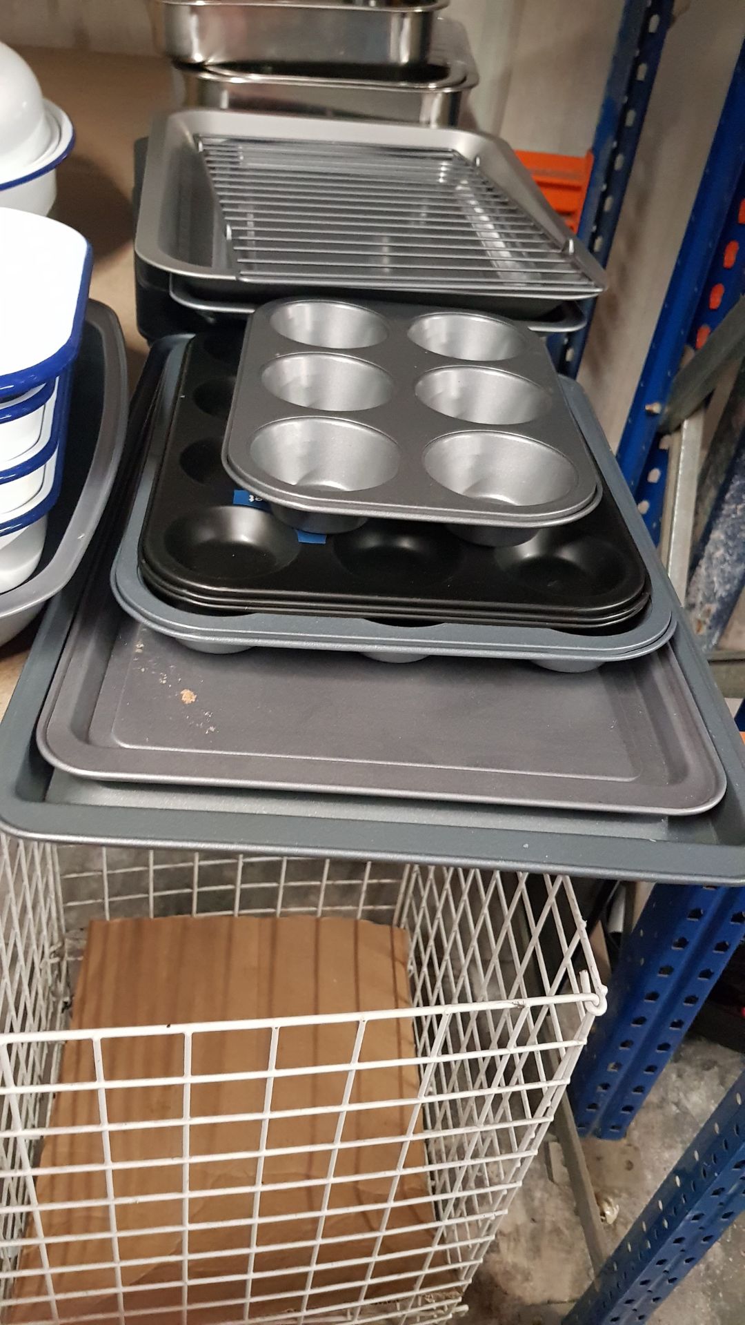Description: (102/11B) Lot RRP Circa £100+ Approx 25x Mixed Cooking Items To Include Baking Trays - Image 13 of 23