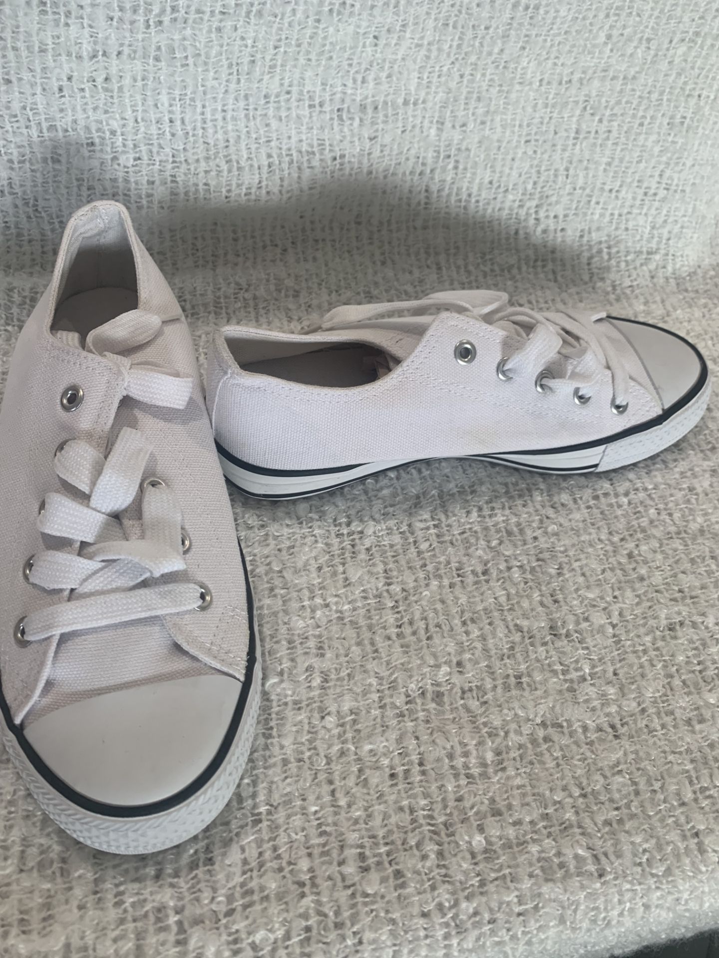 Brand New Mojo White Canvas Trainers, UK Women's 5 - Image 5 of 5