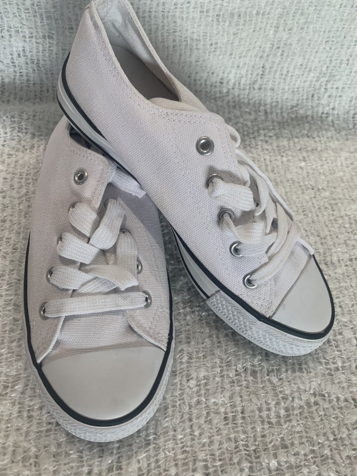 Brand New Mojo White Canvas Trainers, UK Women's 5 - Image 3 of 5