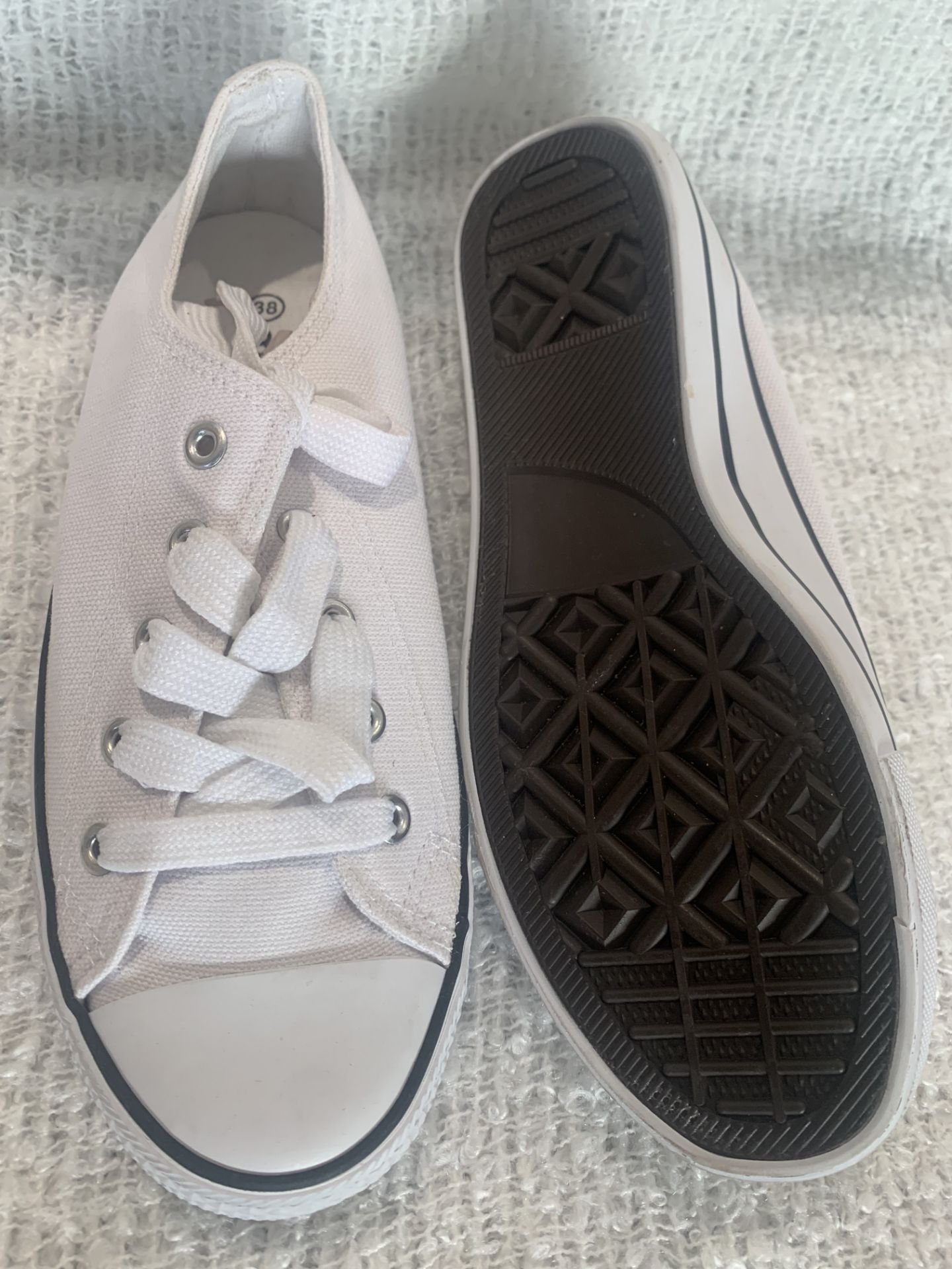 Brand New Mojo White Canvas Trainers, UK Women's 5 - Image 4 of 5