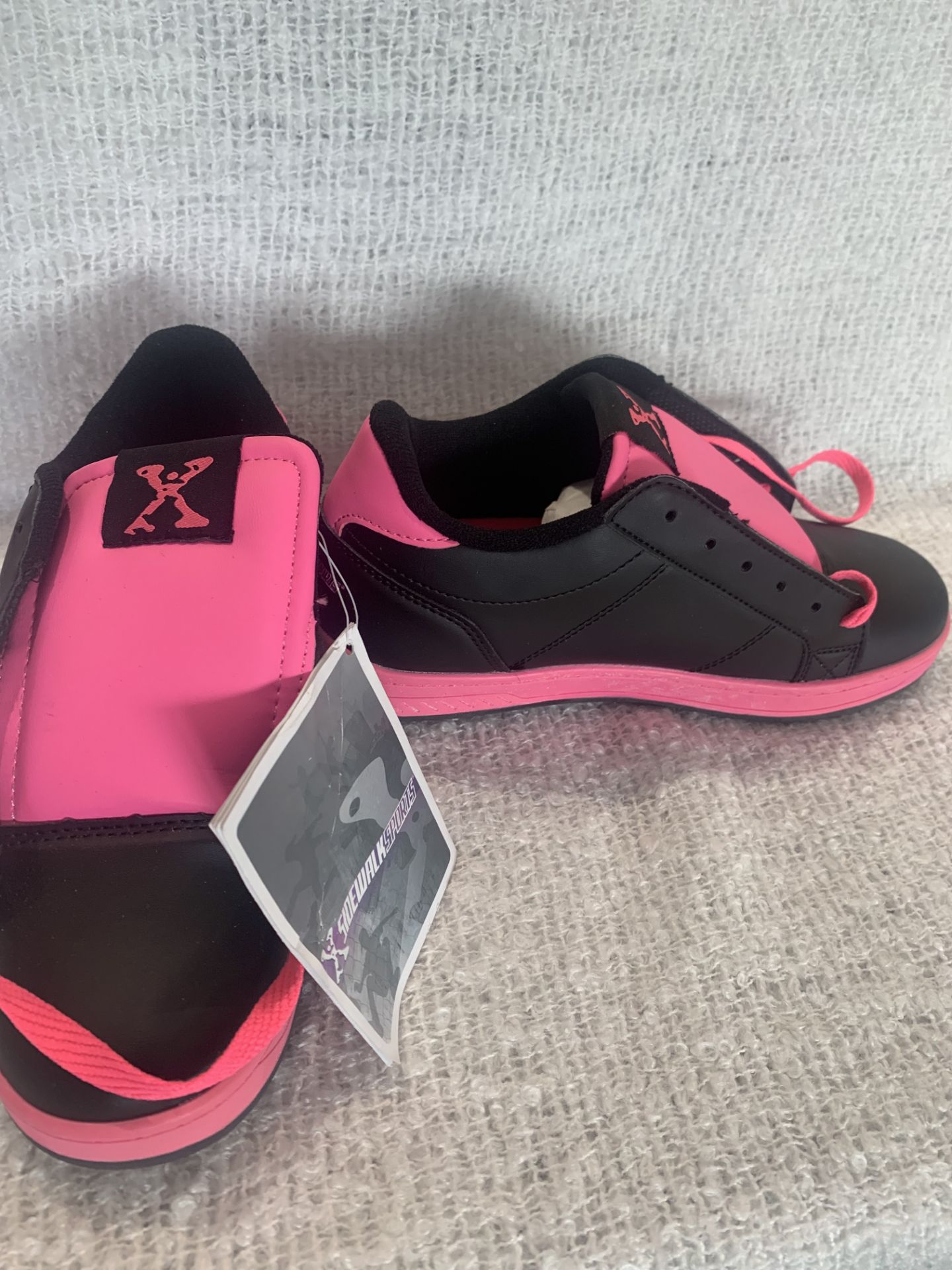 Brand New Sidewalk Sports Wheeled Shoes in Black and Pink, Size Women's UK 5 - Image 3 of 5