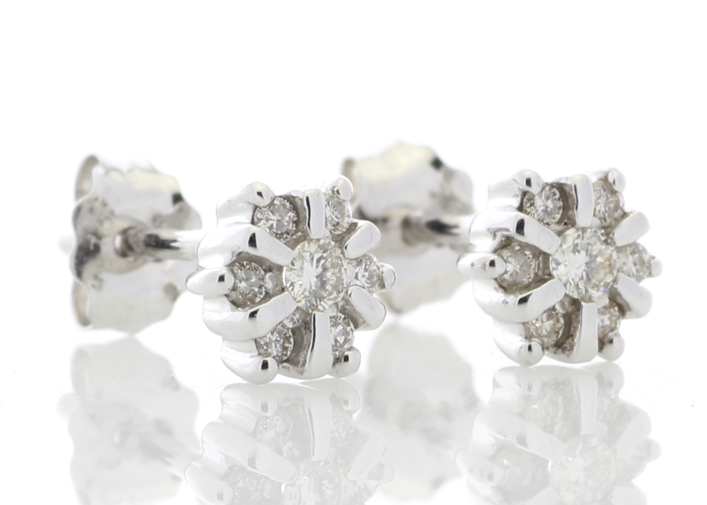 9ct White Gold Fancy Diamond Flower Earring 0.20 - Image 4 of 5