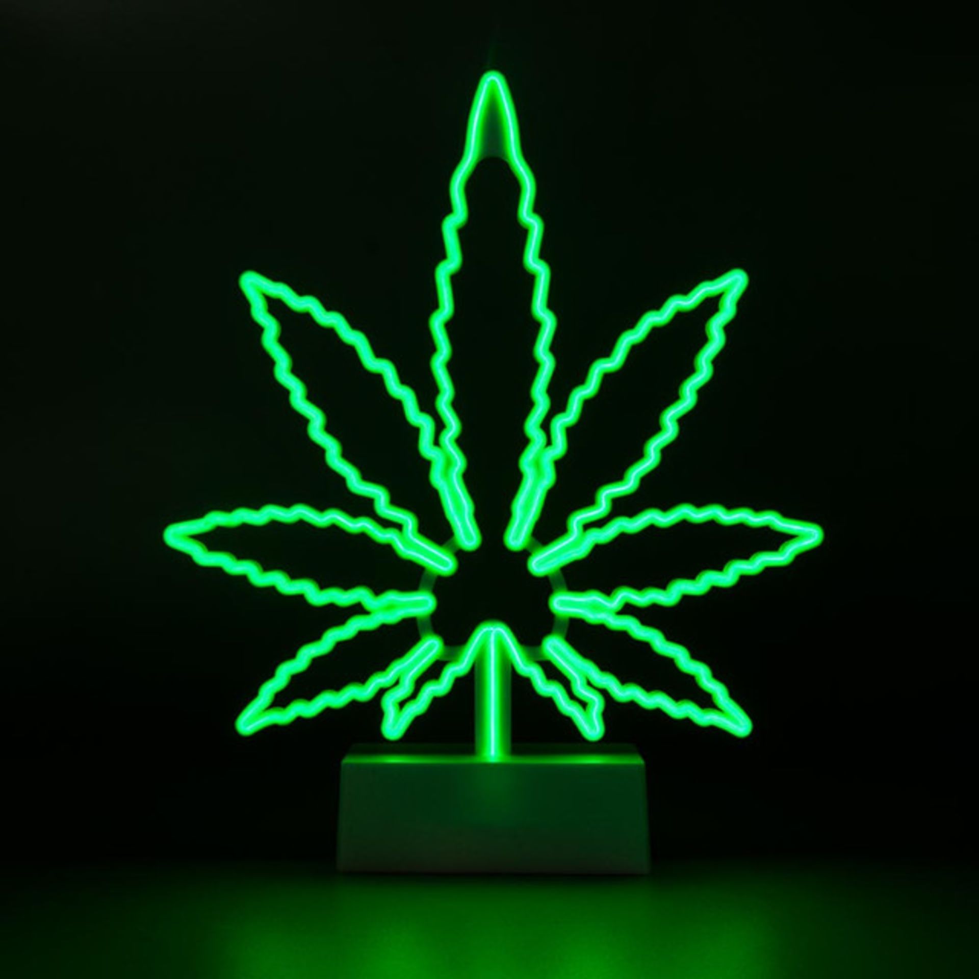 Title: (48/P) Lot RRP £20010x #winning Neon Marijuana Leaf Deco Light RRP £20 Each(All Units - Image 3 of 5