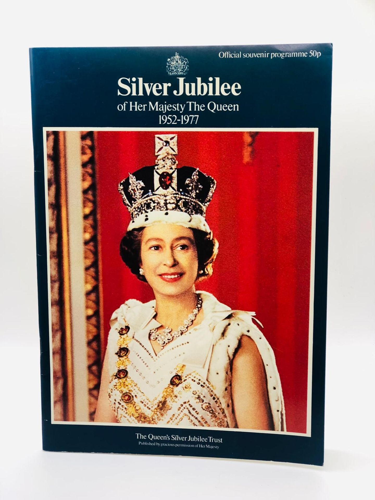 Royal family Memorabilia Silver Jubilee of Her Majesty The Queen 1953-1977 Official Programme - Image 5 of 5