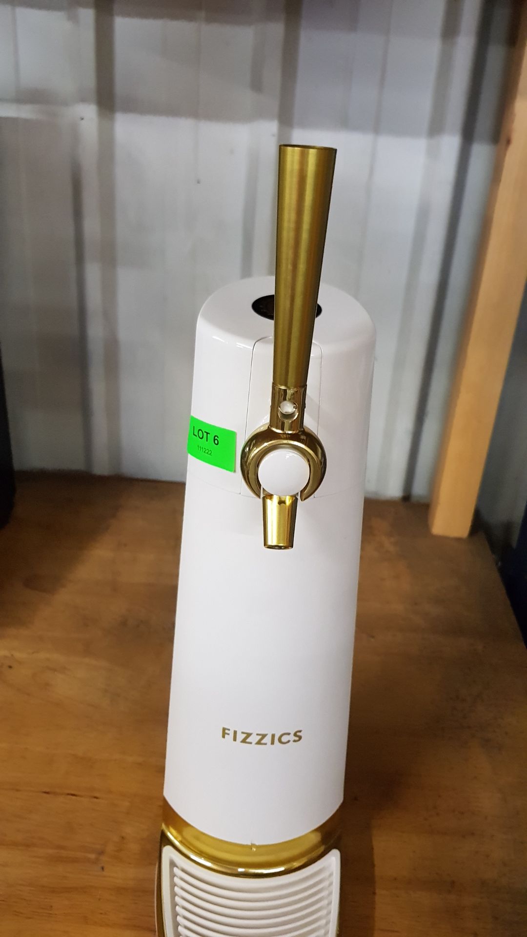 (6/R9) RRP £149. Fizzics DraftPour Home Beer Tap White And Gold. (Main Body Only, No Box In Lot).... - Image 6 of 6