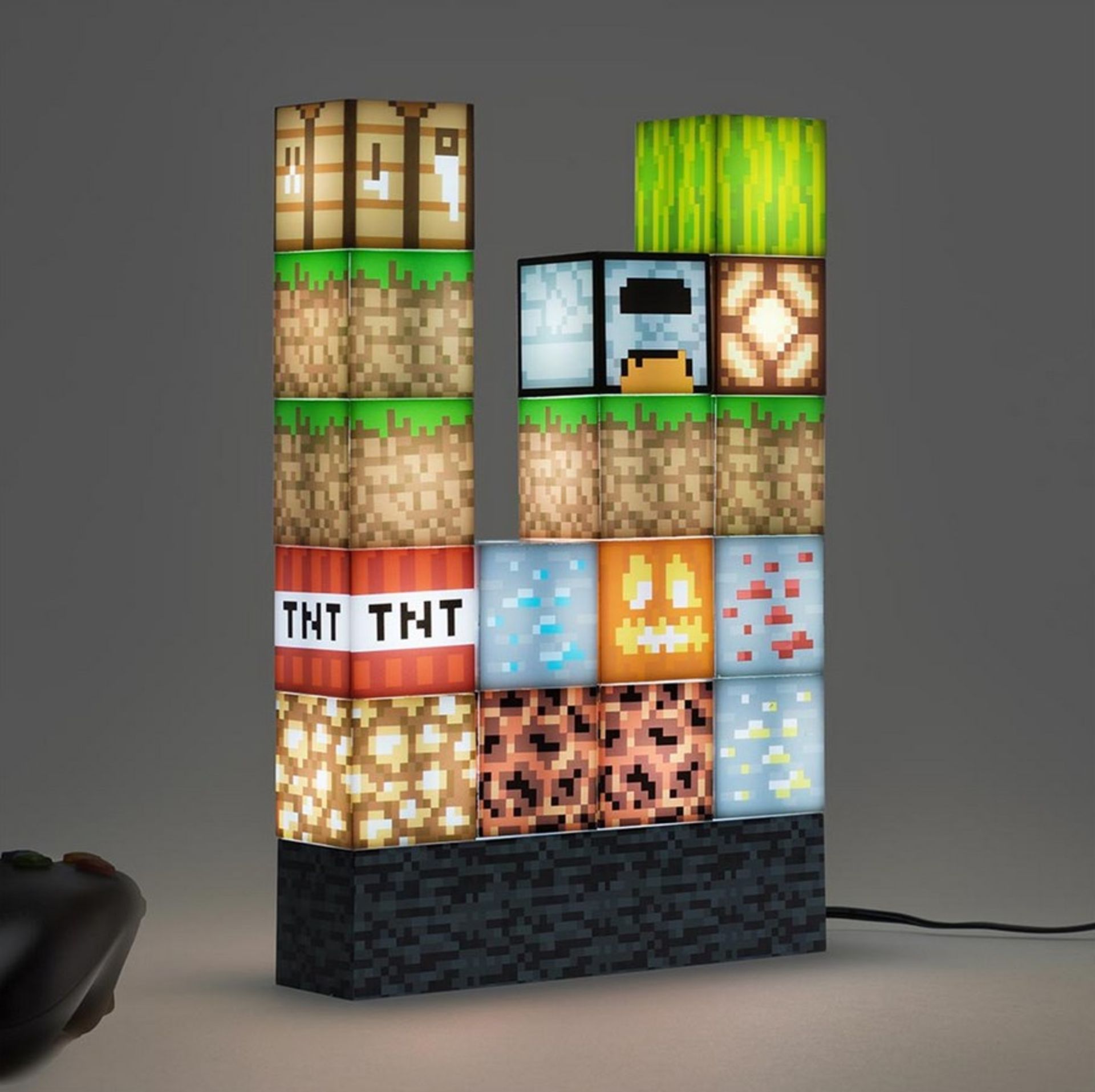 (43/R9) Lot RRP £152. 4x Minecraft Block Building Lights RRP £38 Each. (All Units Have Return To...