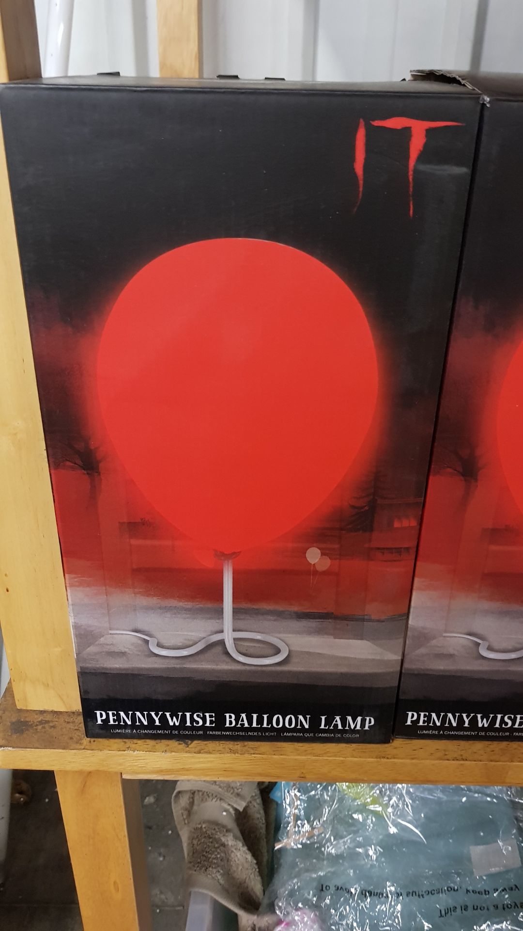 (36/R9) Lot RRP £150. 5x Items. 4x IT Pennywise Balloon Desk Light RRP £30 Each. 1x IT Pennywise... - Image 6 of 7