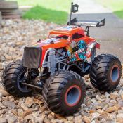 (164/11F) RRP £90. 2x Red5 RC Rock Monster 4x4 RRP £45 Each.