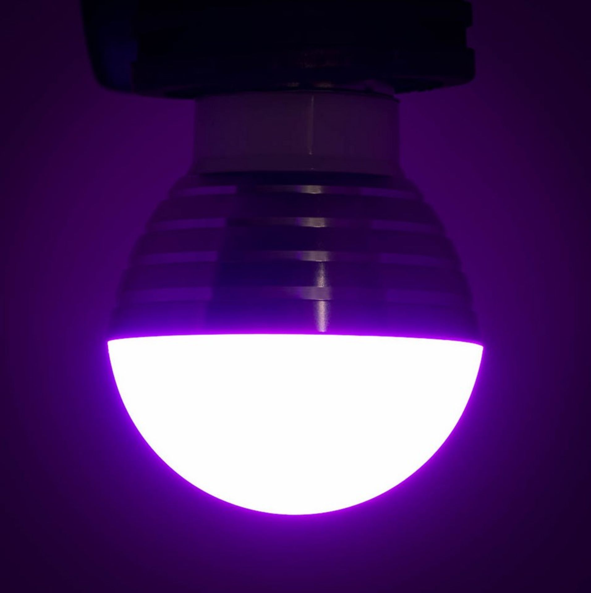 (189/11E) Lot RRP £480. 48x Remote Control Light Bulb RRP £10 Each. (All Units Sealed). - Image 3 of 7