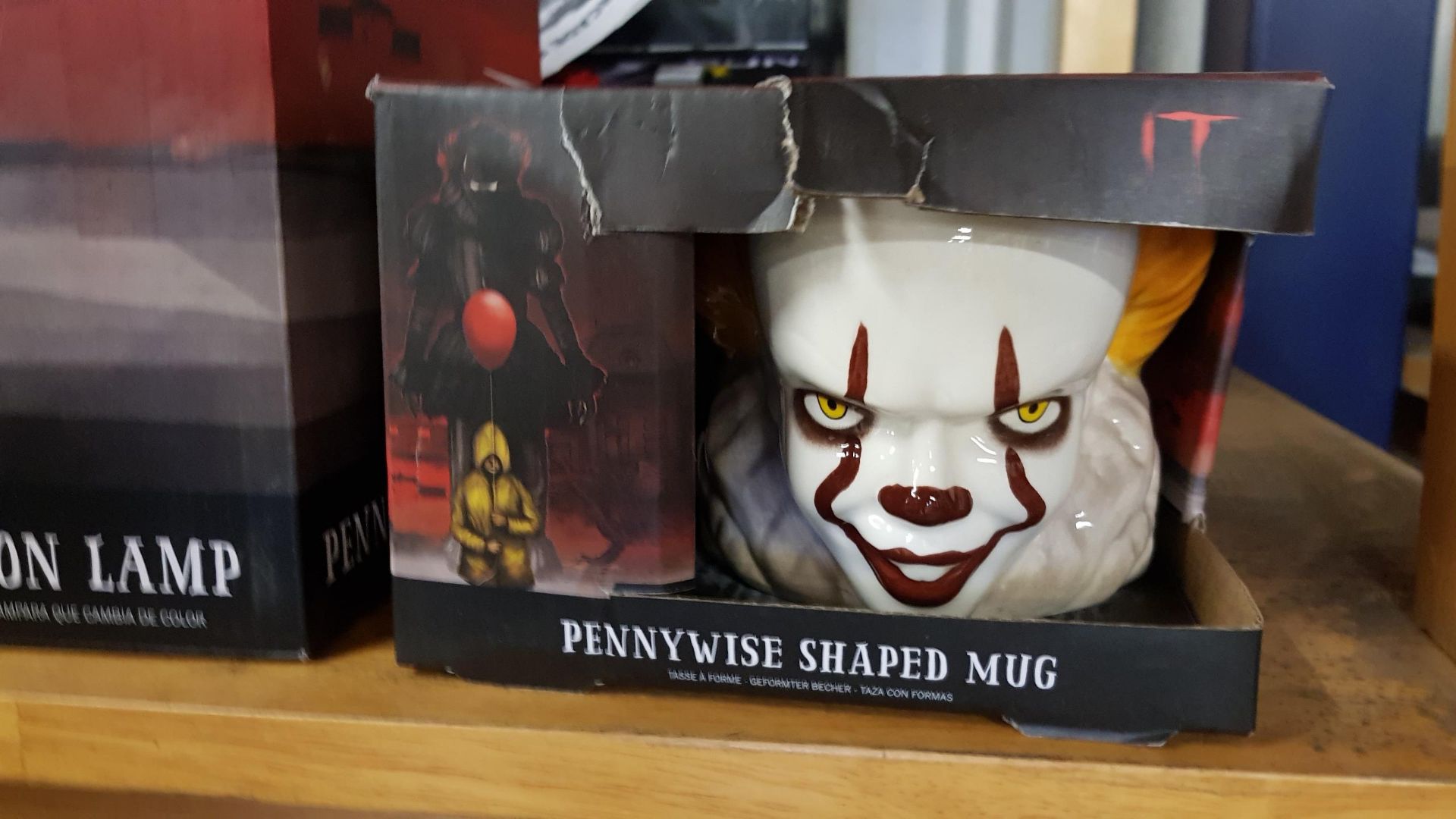 (36/R9) Lot RRP £150. 5x Items. 4x IT Pennywise Balloon Desk Light RRP £30 Each. 1x IT Pennywise... - Image 7 of 7