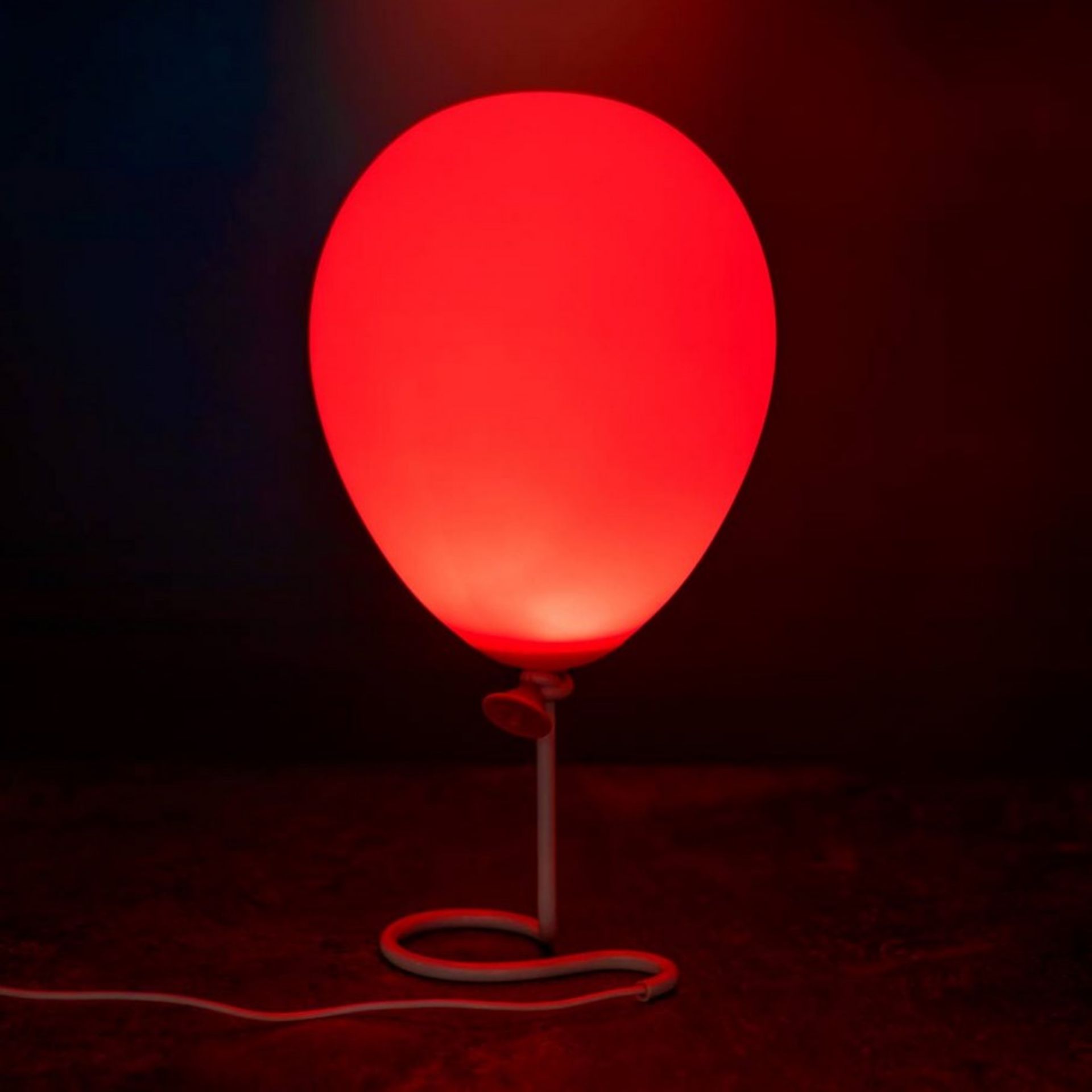 (36/R9) Lot RRP £150. 5x Items. 4x IT Pennywise Balloon Desk Light RRP £30 Each. 1x IT Pennywise... - Image 2 of 7