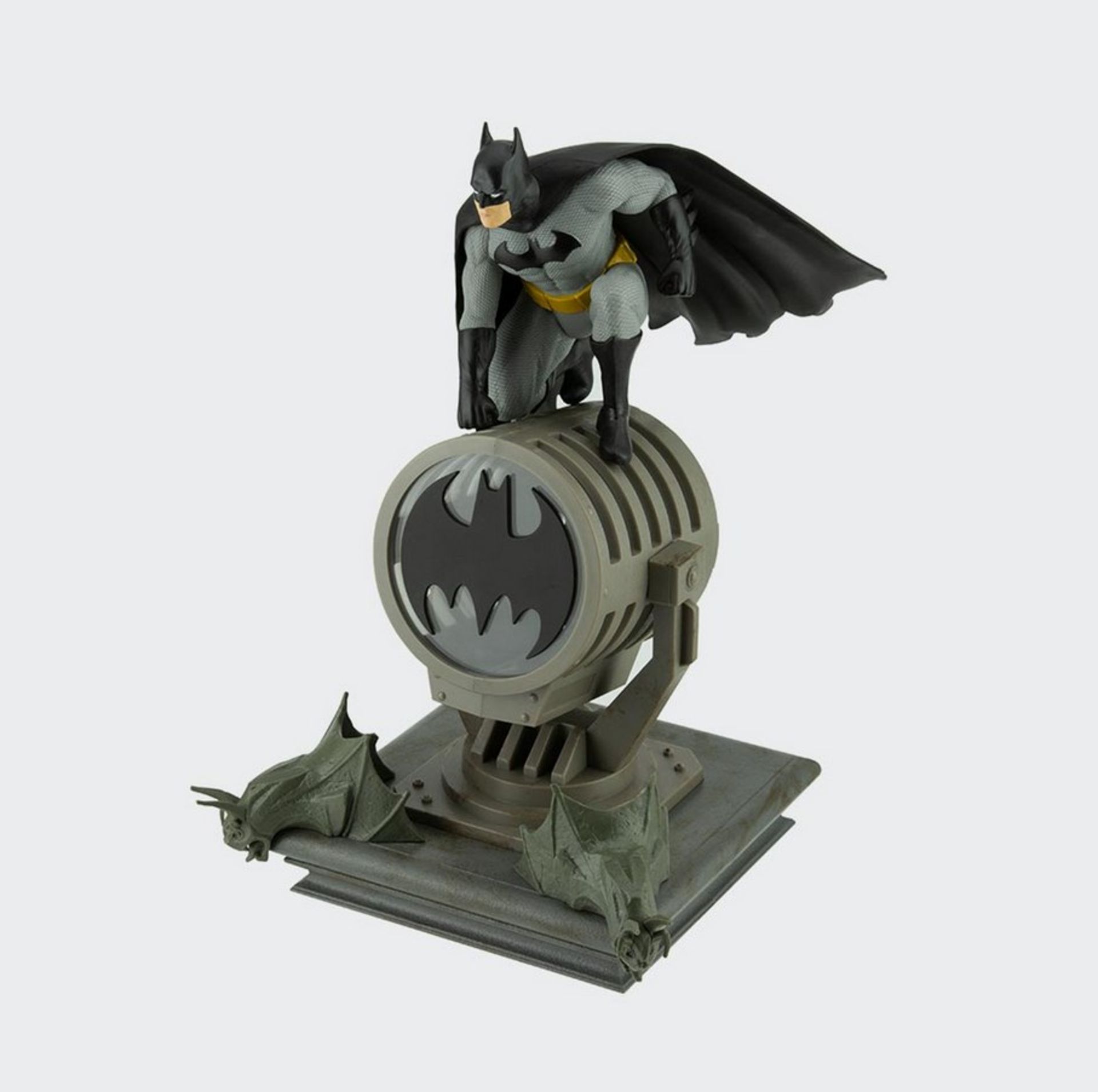 (37/R9) Lot RRP £196. 4x DC Batman Bat Signal Figurine Desk Light RRP £49 Each. (1x Unit No Box).... - Image 4 of 7