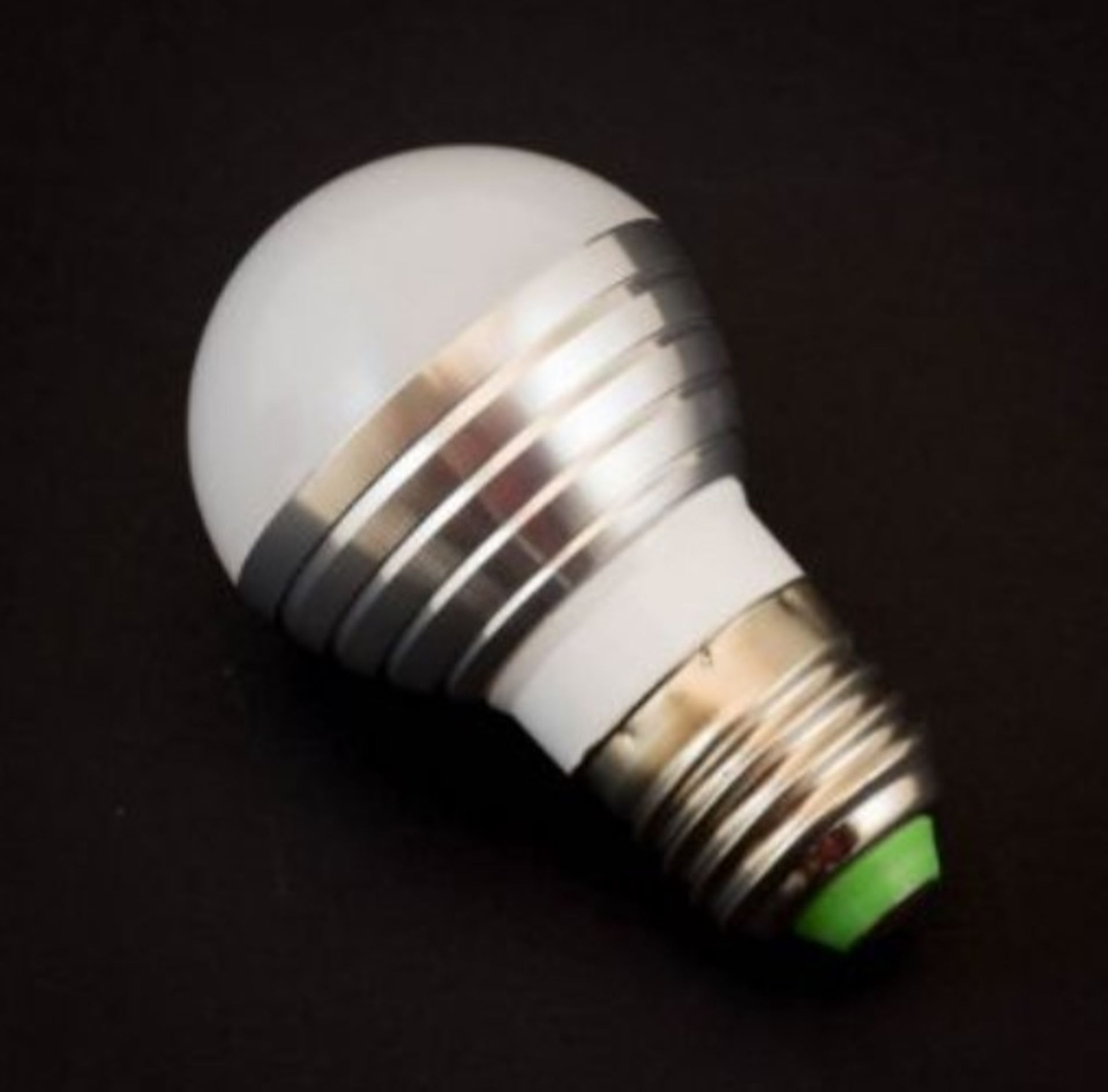 Title: (59/7E) Lot RRP £480. 48x Remote Control Colour Changing Light Bulb RRP £10 Each. (All - Image 3 of 6