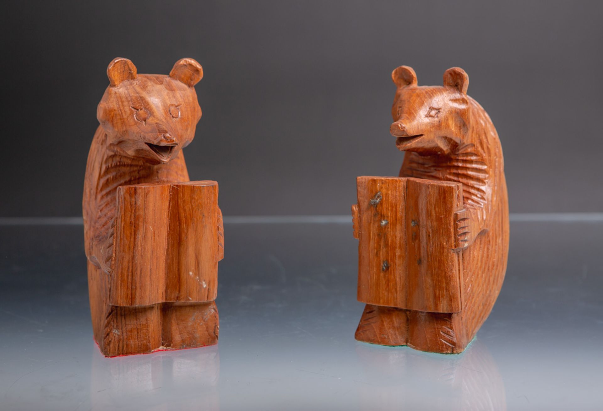 KünstlerIn unbekannt, 2-teiliges Konvolut von sitzenden Bären als Buchstützen