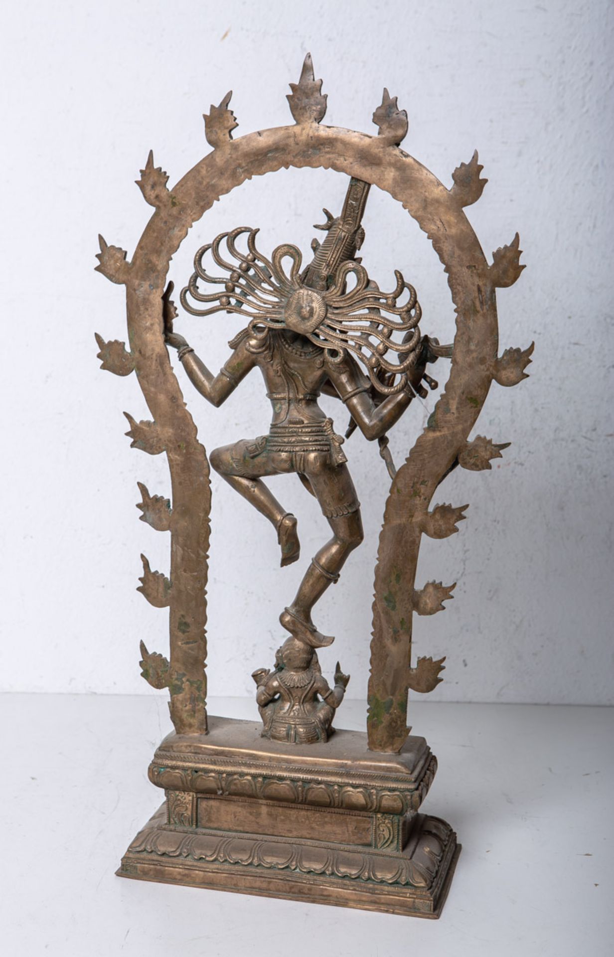 KünstlerIn unbekannt (Indien, wohl 20. Jh.) Tanzender Shiva Nataraja - Bild 2 aus 2