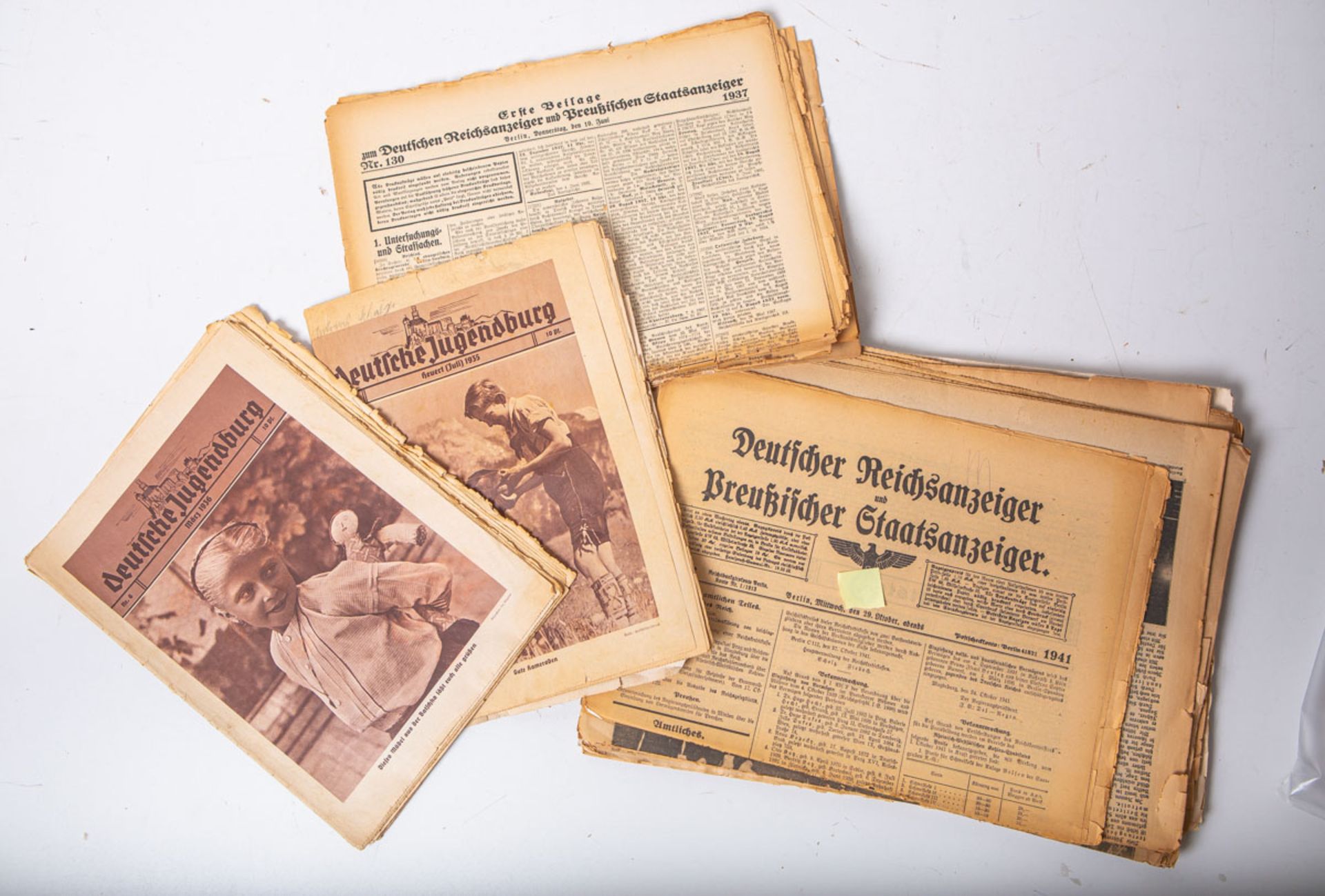 15-teiliges Konvolut von Heften und Zeitungen (Drittes Reich)