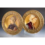 Set aus 2 Ziertellern (Historismus), Damenporträts m. reliefierter Metallrahmung