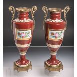 2-teiliges Set von Porzellanvasen-/Amphoren (Frankreich, wohl um 1860)