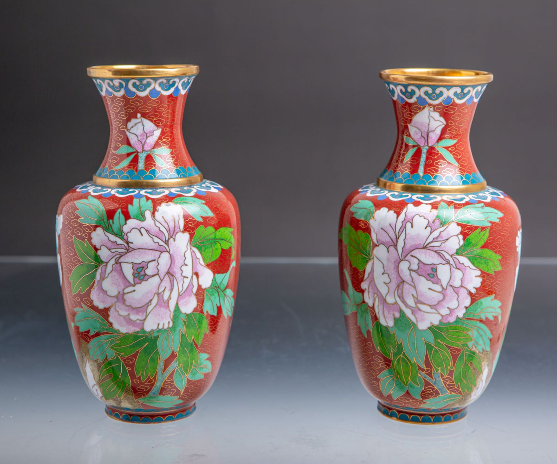 2-teiliges Set von Cloisonné-Vasen (China)