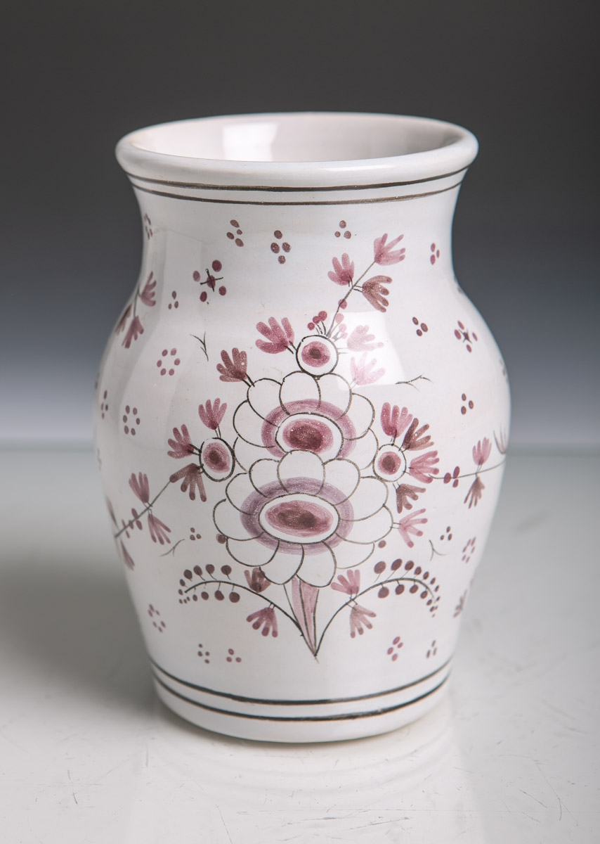 Kl. Porzellanvase (20. Jh.), farbige