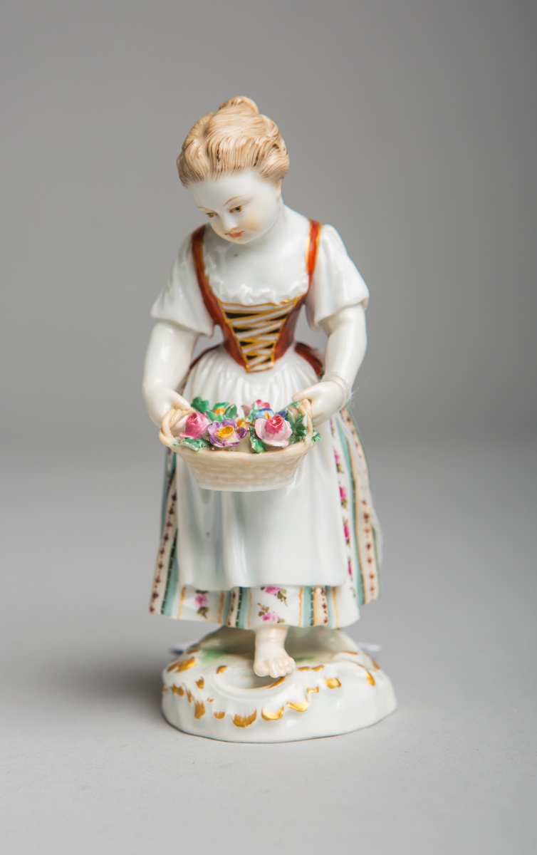 Porzellanfigur "Mädchen mit Blumenbouquet" (Meissen, 1. Wahl, Knaufzeit)