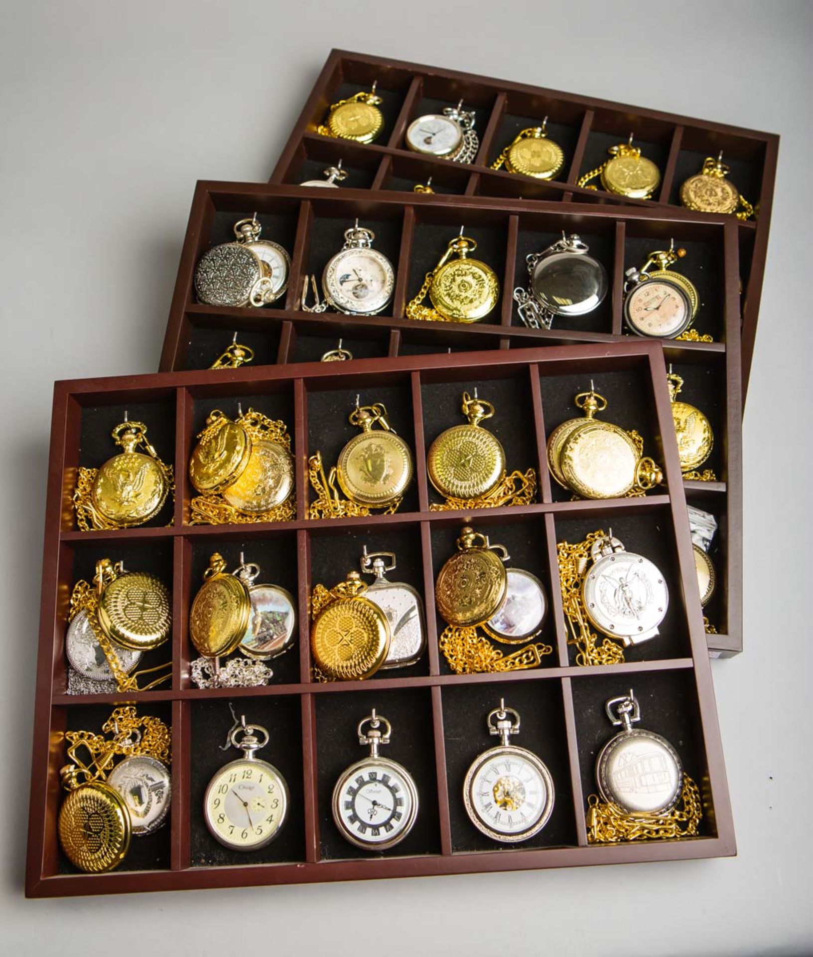 60-teilige Sammlung von Taschenuhren (neuzeitlich)