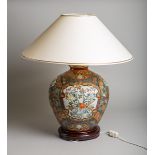 Zur Tischlampe umgebaute Vase (wohl China)
