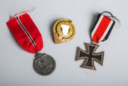3-teiliges Konvolut von Orden und Ehrenzeichen (2. WK, Drittes Reich)