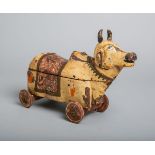 Holzfigur "Heilige Kuh" (Indien, Alter unbekannt)
