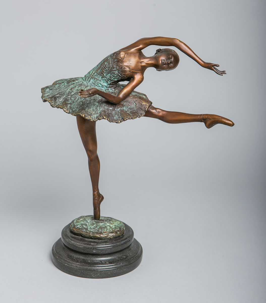 Milo (1955 -?), Balletttänzerin