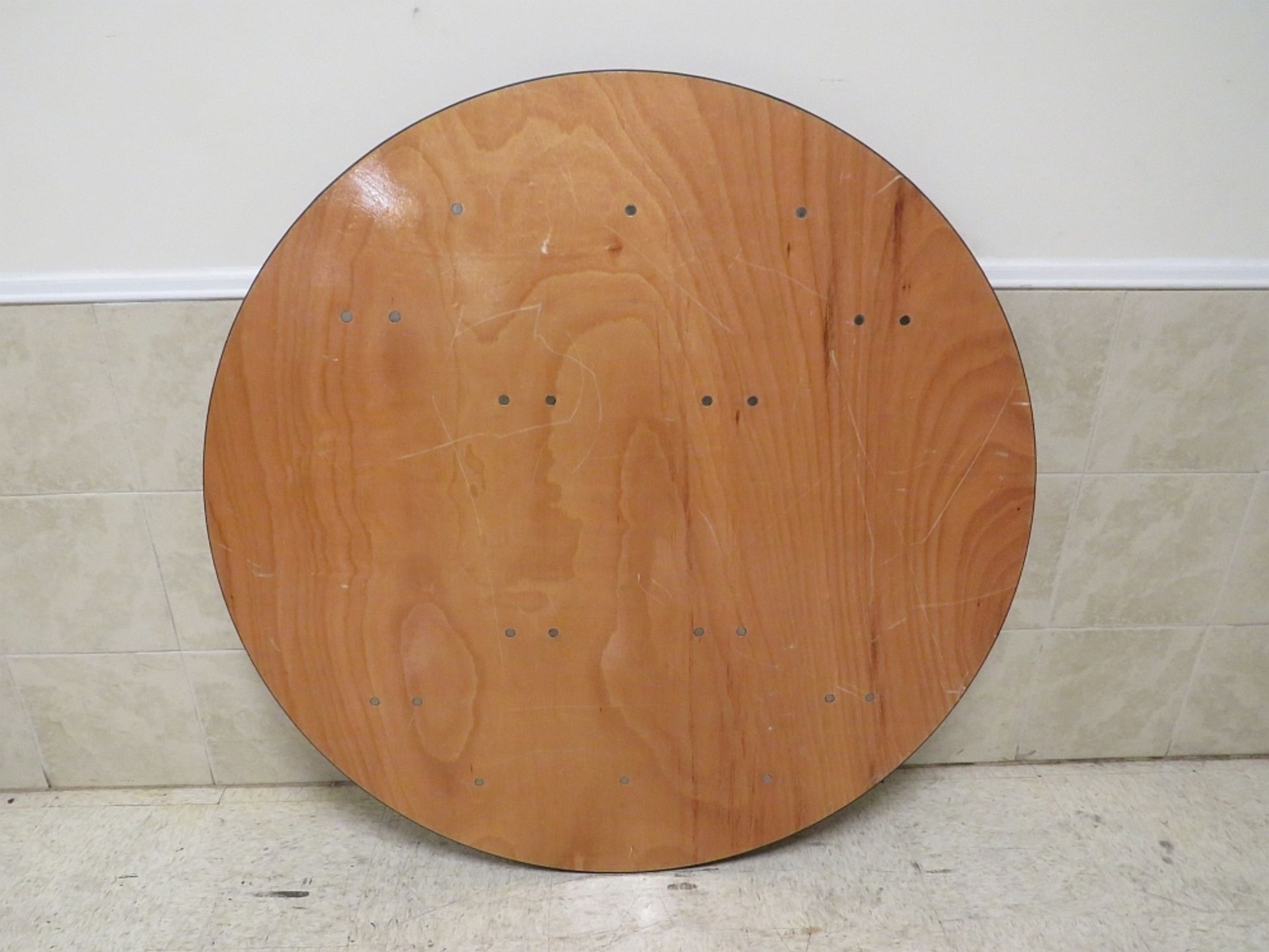 Table Round - 60 in Wood (seats 8) AB Stock