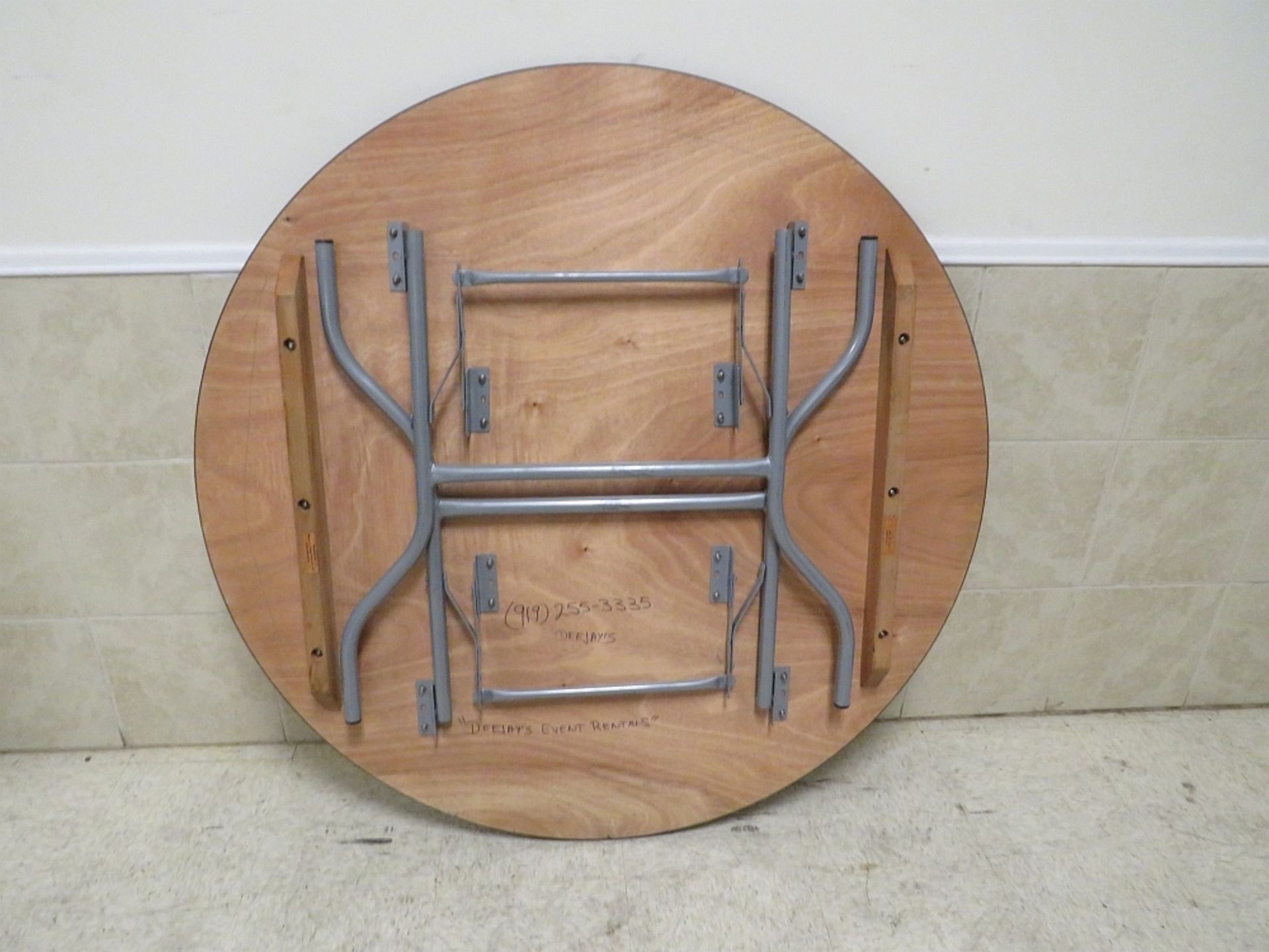 Table Round - 48 in - Wood (seats 6) - Image 2 of 2