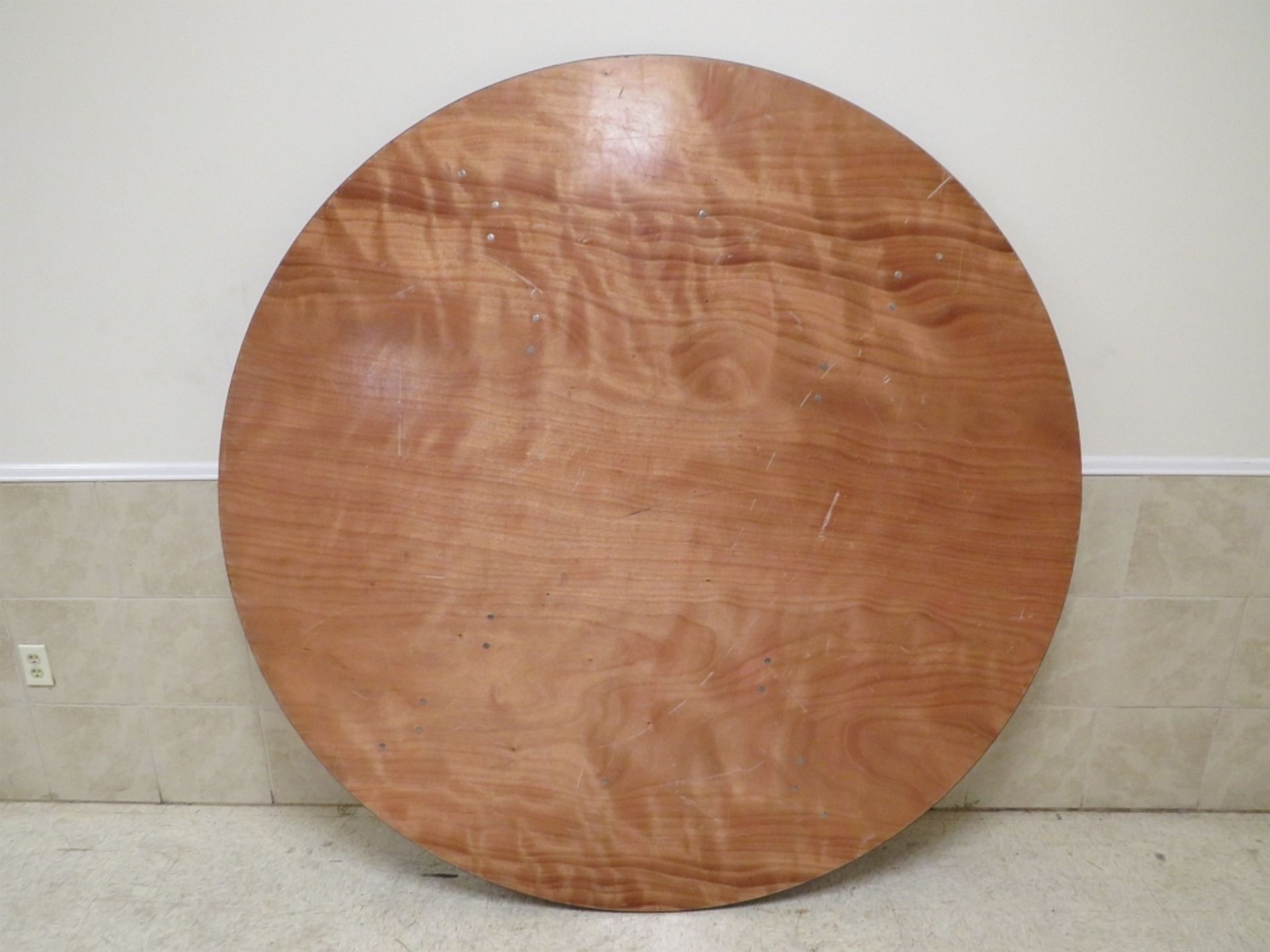 Table Round - 72 in Wood (seats 10) A Stock