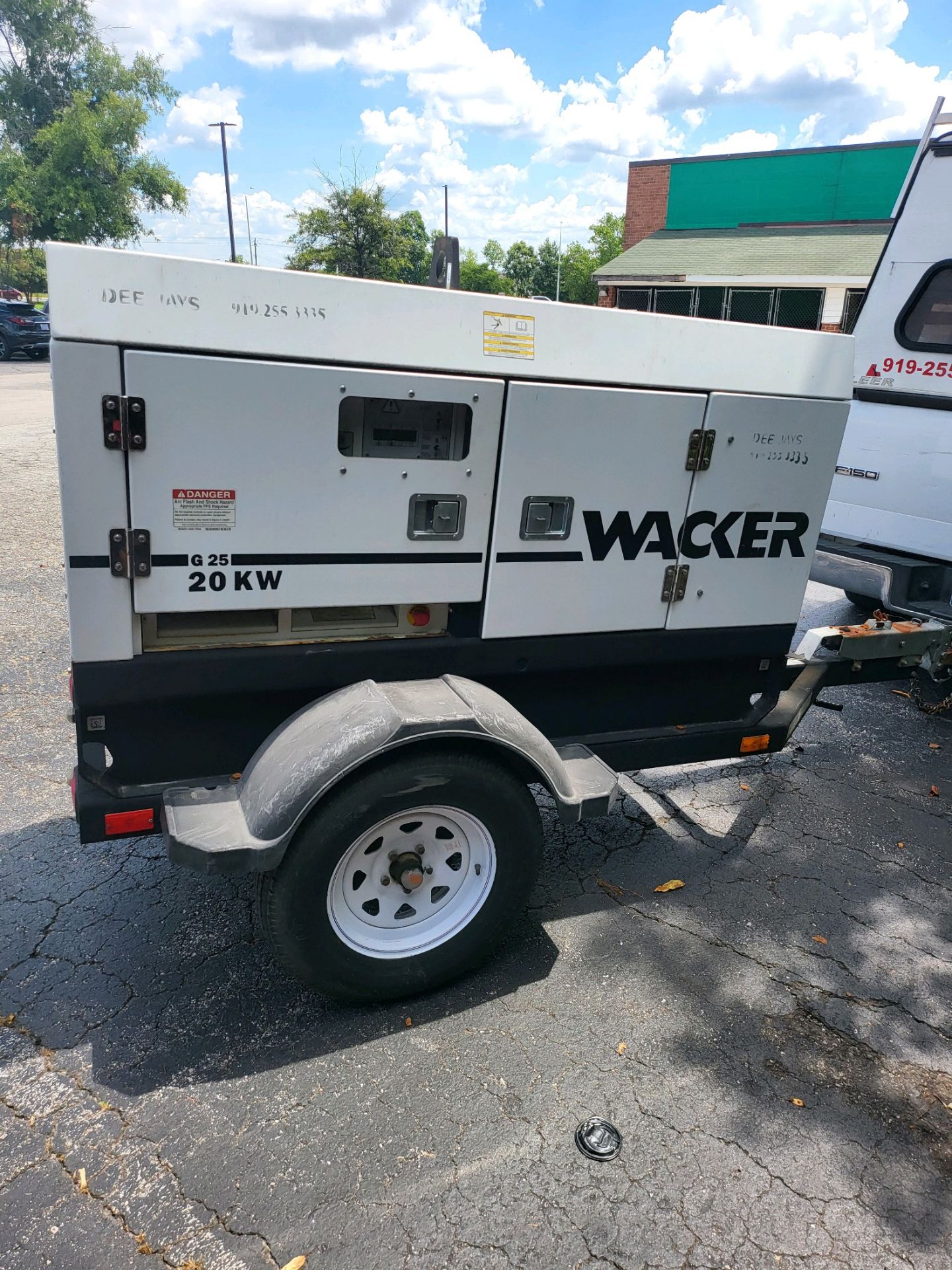 Wacker G25 Generator - 20kw Quiet- 480 leg of generator needs repair - Image 3 of 5