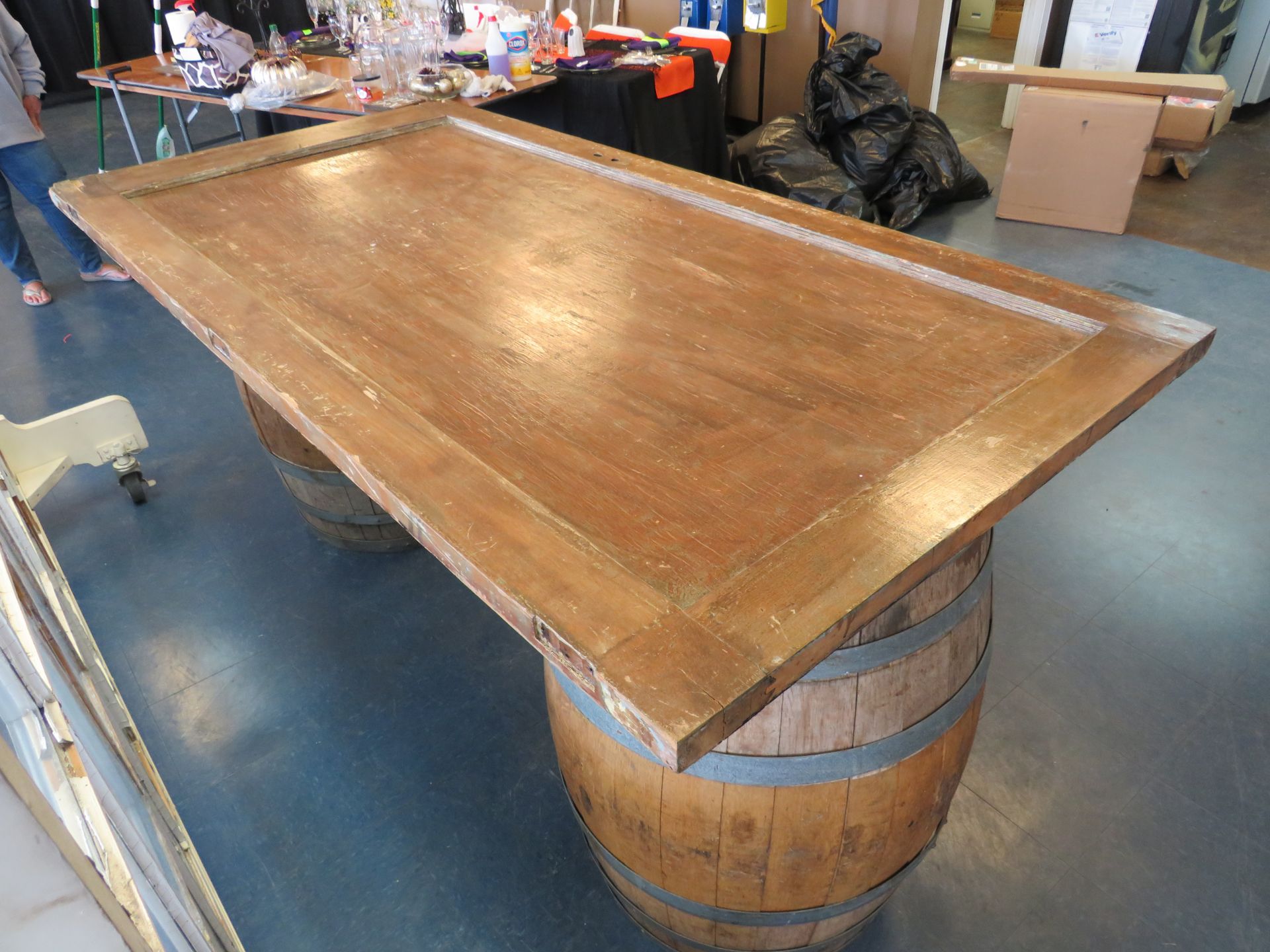 8' VINTAGE DOOR FOR BAR (DOES NOT INCLUDE BARREL) - Image 2 of 2