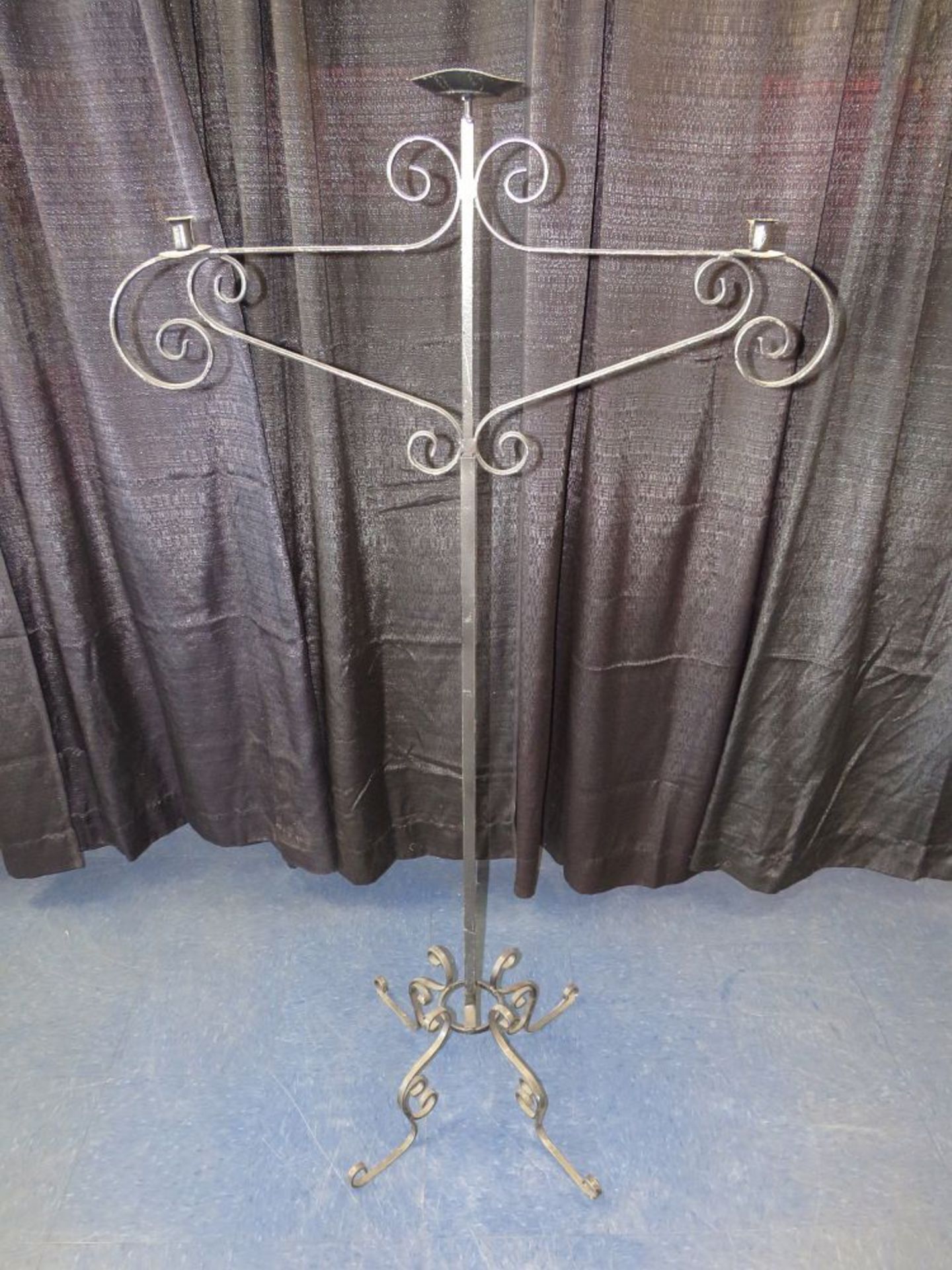 CANDELABRA 3 LIGHT IRON UNITY FLAT BAR