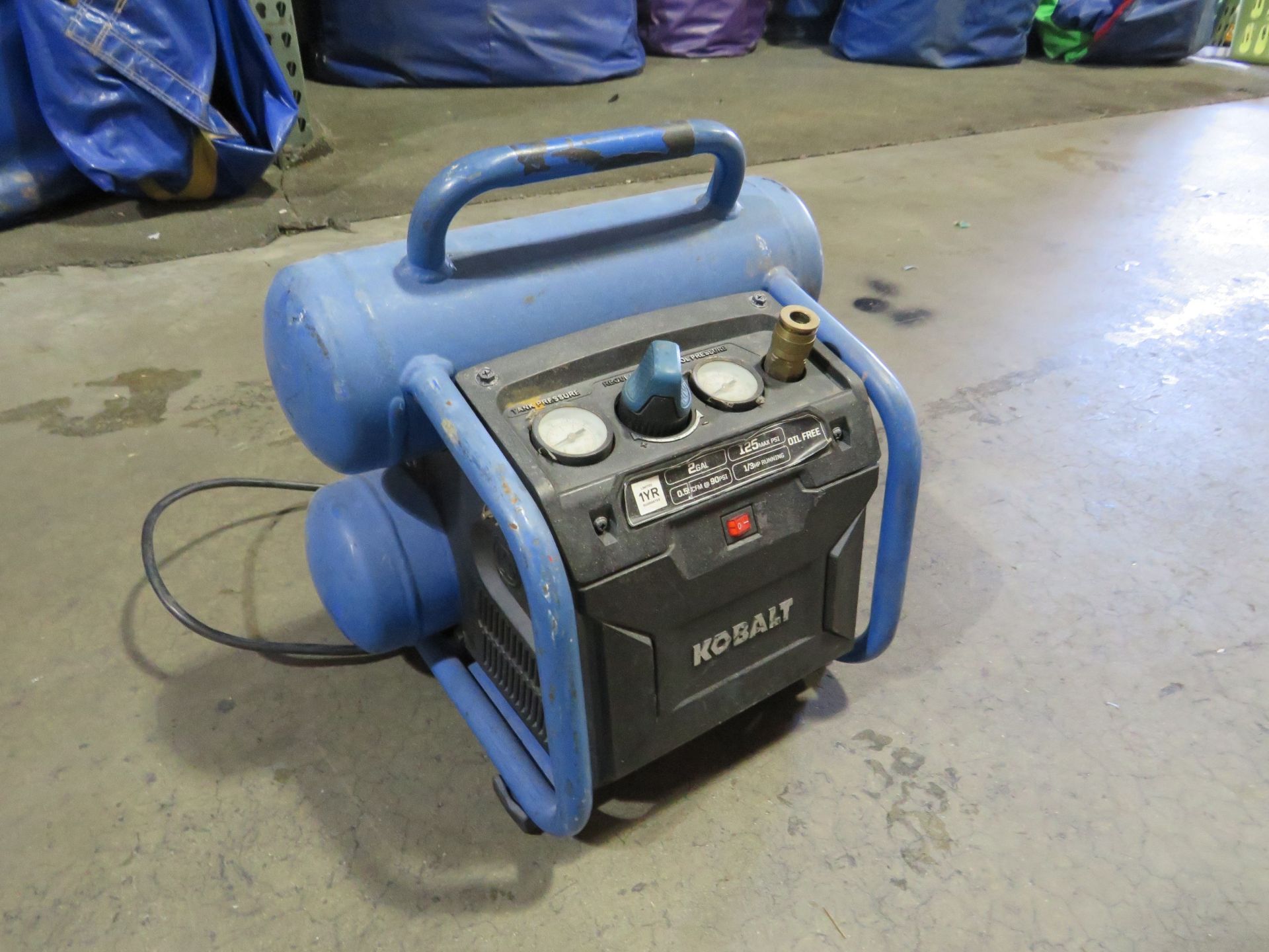 KOBALT 2 GALLON, 125 MAX PSI AIR COMPRESSOR