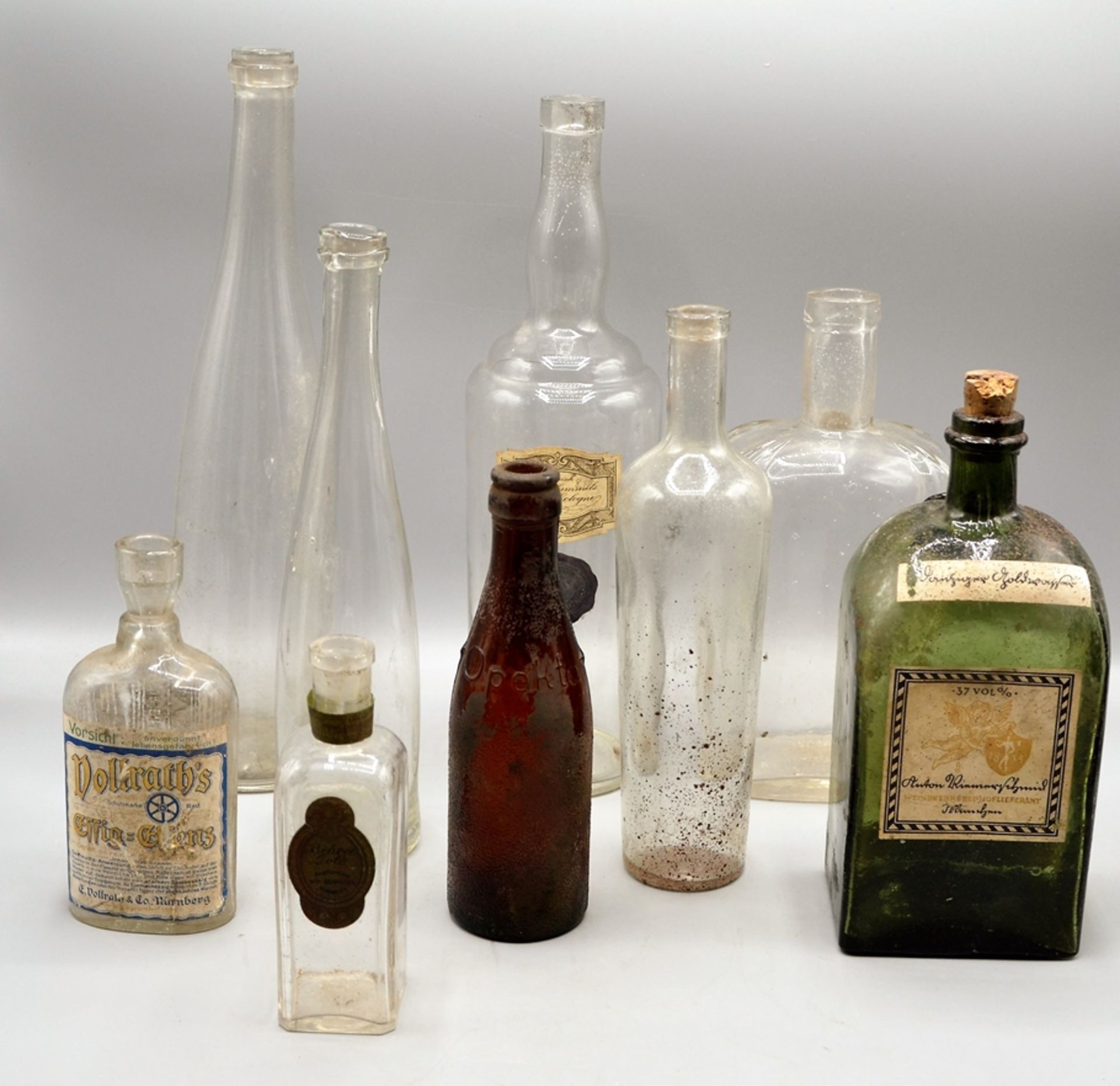 Konvolut alte Glas u. Parfüm Flaschen 19 / 20  Jhdt., darunter Russisch Henry Hummels Eau de Cologn