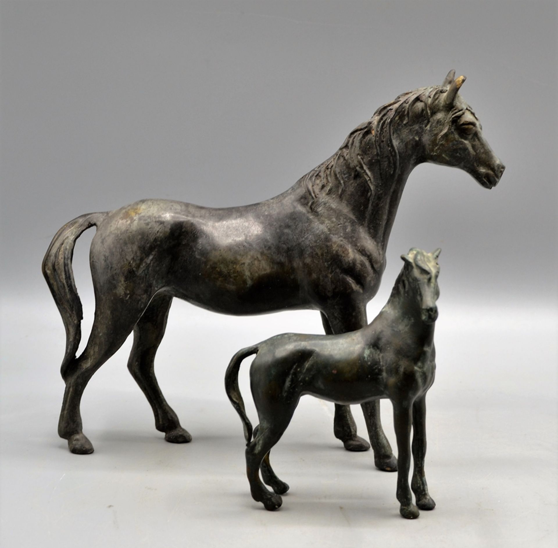 Konvolut 2 Bronze Pferde ca. 21 x 19 cm 1074 g u. 9,5 x 12 cm 292 g, schöne Ausarbeitung - Bild 2 aus 4
